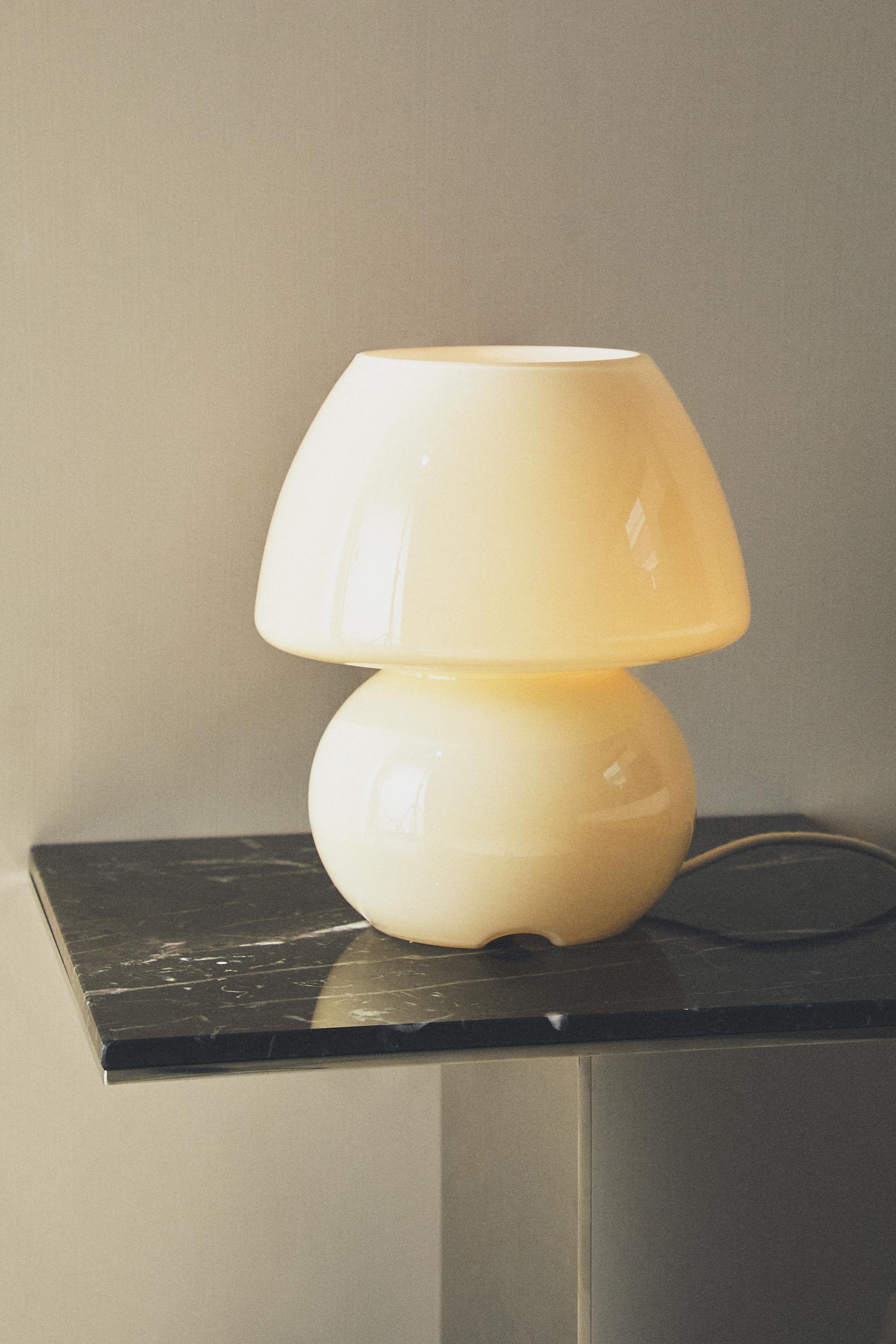GLASS TABLE LAMP