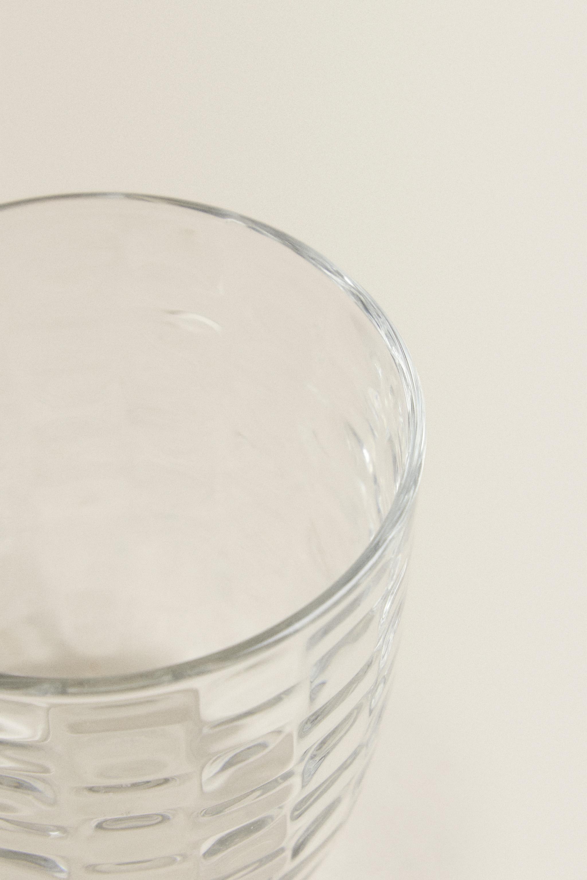 RAISED SQUARE-EFFECT TUMBLER