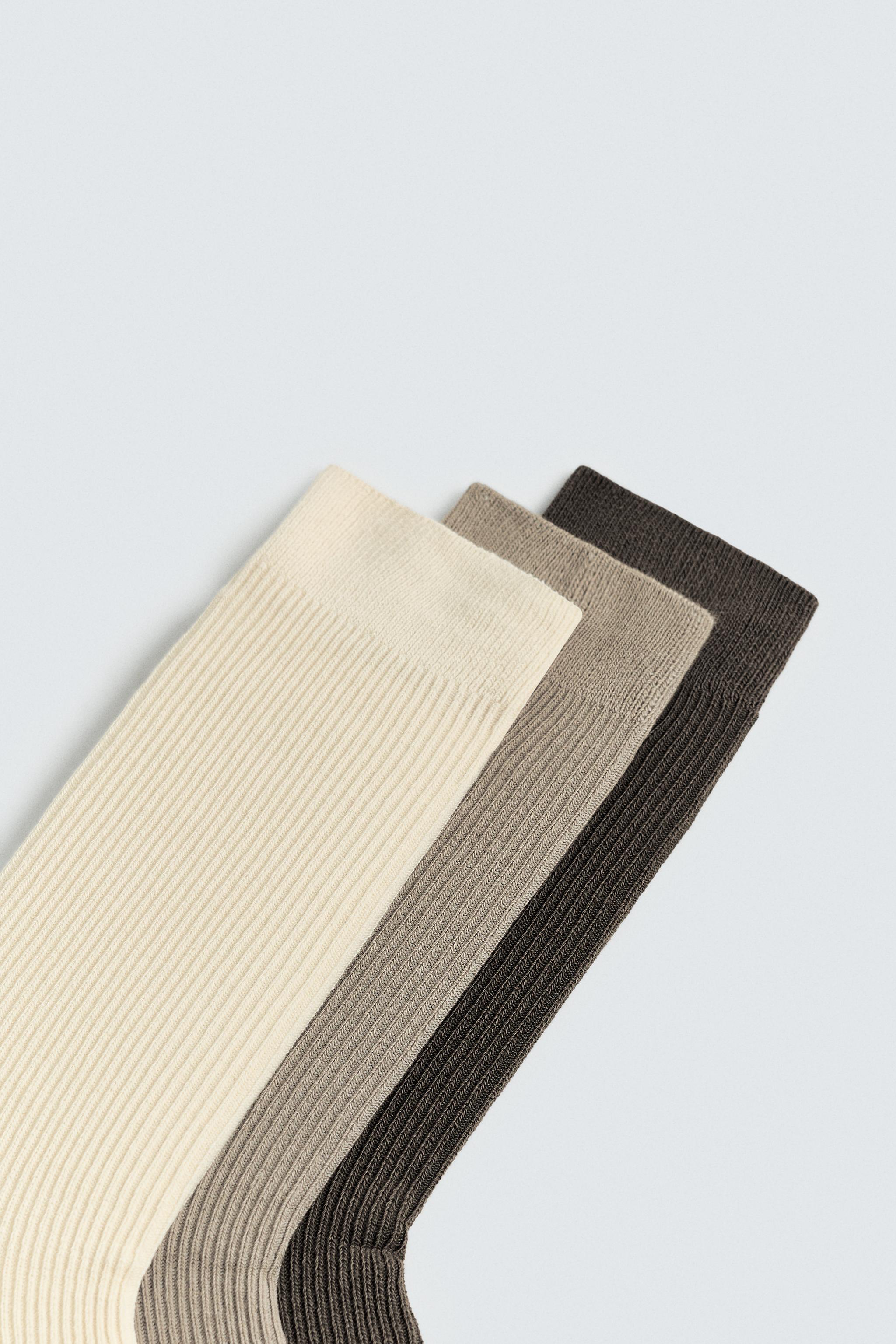 THREE-PACK OF LIGHTWEIGHT SOCKS