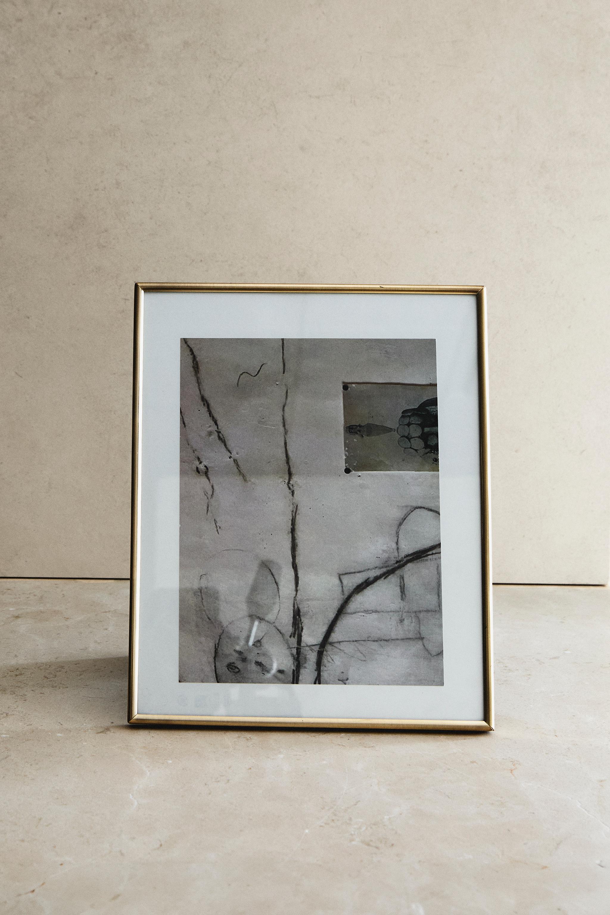 GOLDEN METAL PHOTO FRAME