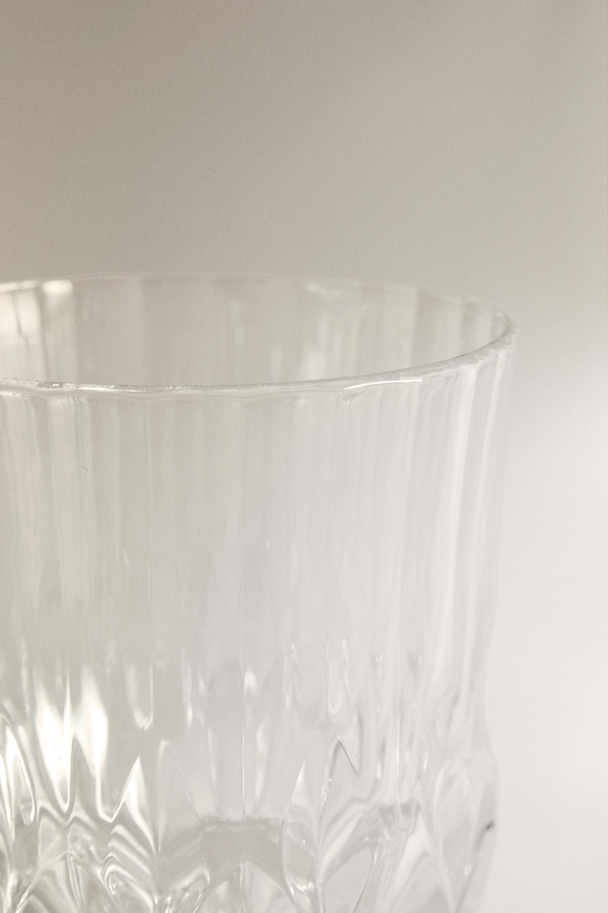 ENGRAVED-EFFECT CRYSTALLINE TUMBLER