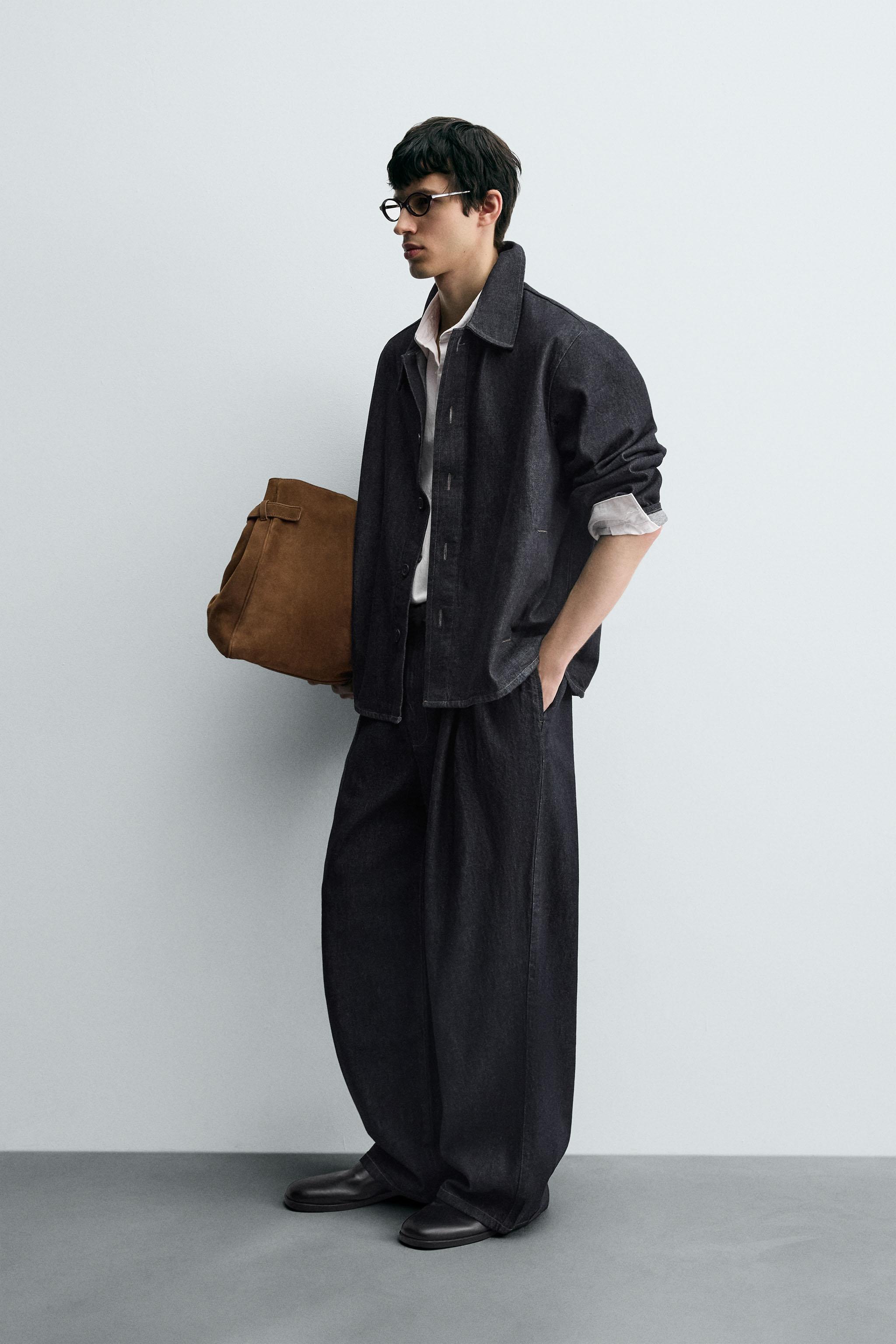 PLEATED WIDE FIT JEANS