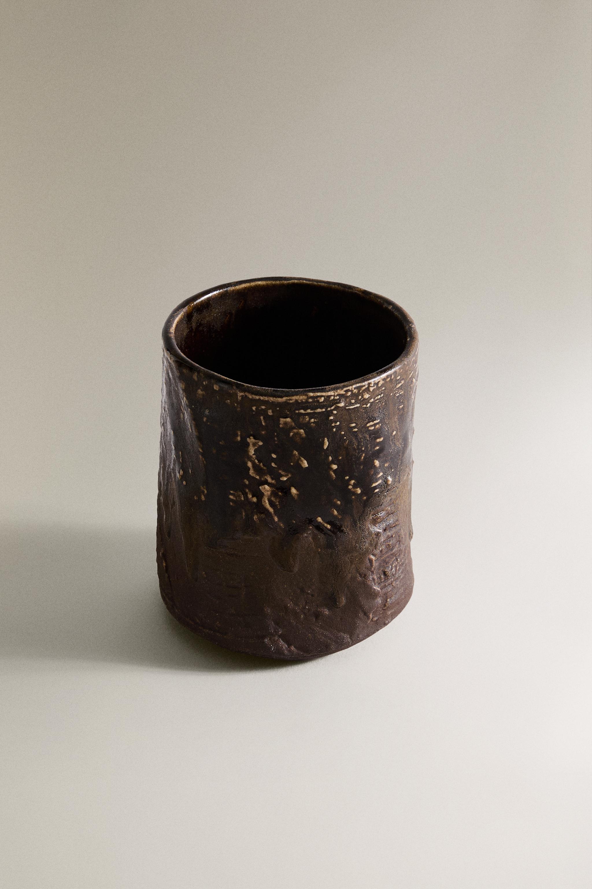 TEXTURED CERAMIC TOOTHBRUSH HOLDER