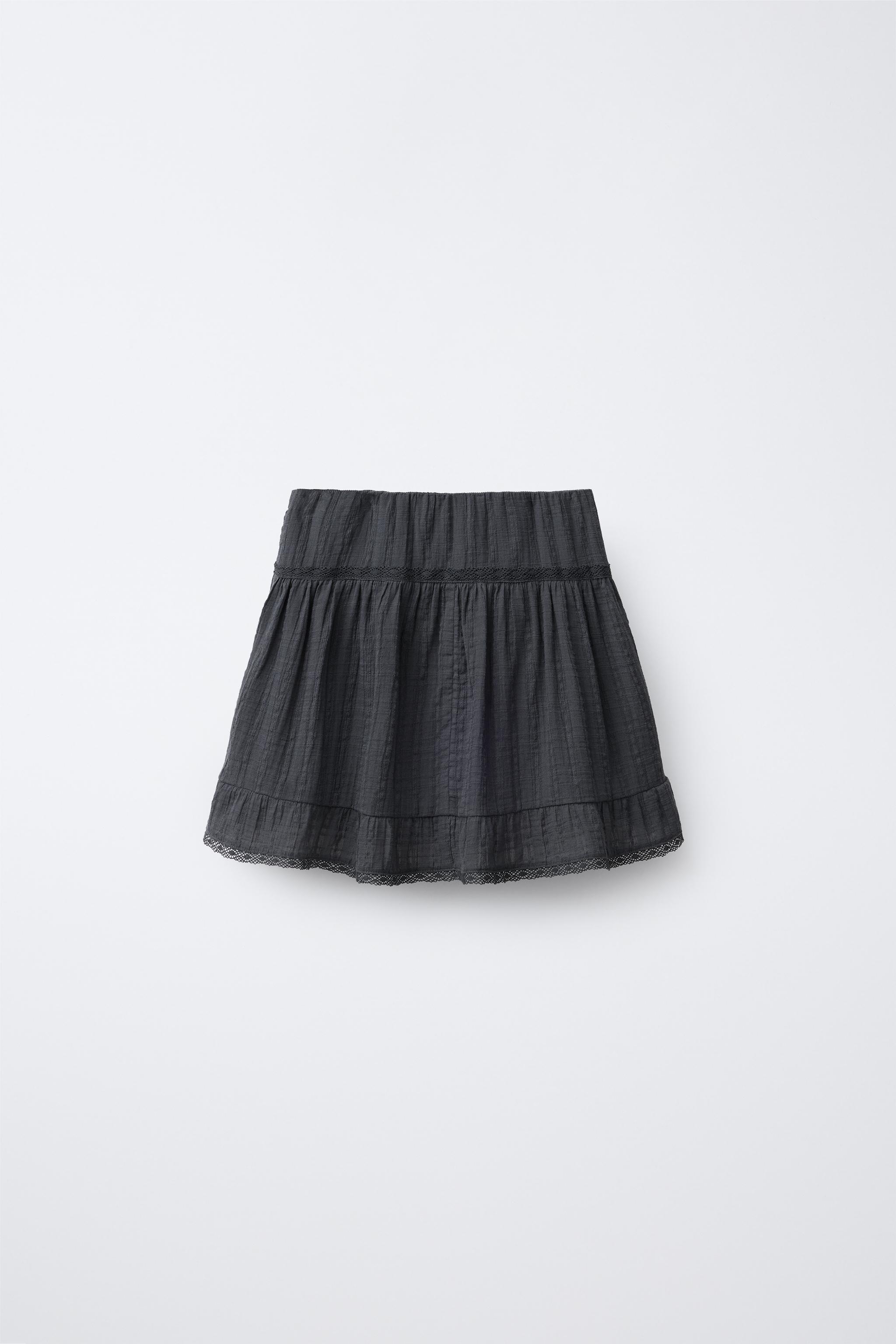 LACE SKORT