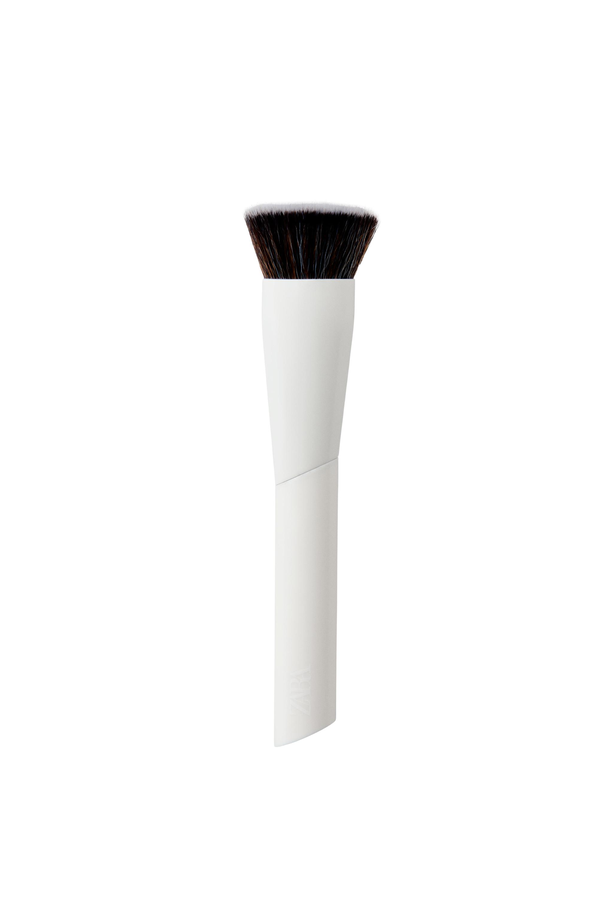 KABUKI BRUSH