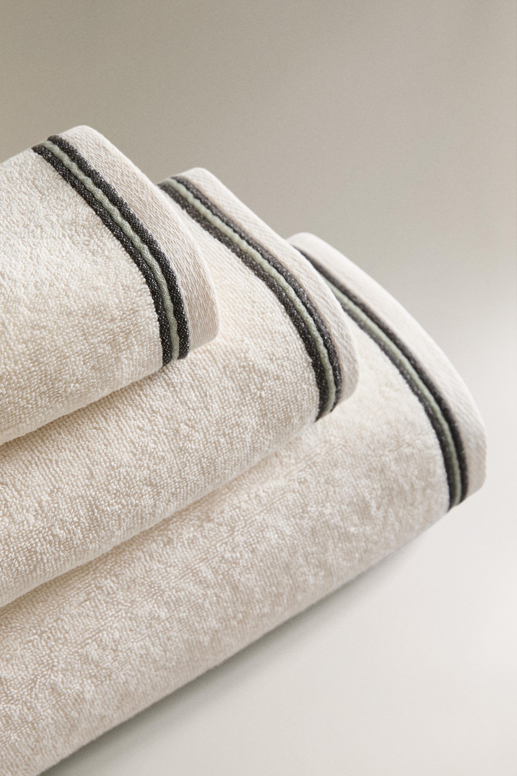 DOUBLE-TRIM COTTON TOWEL