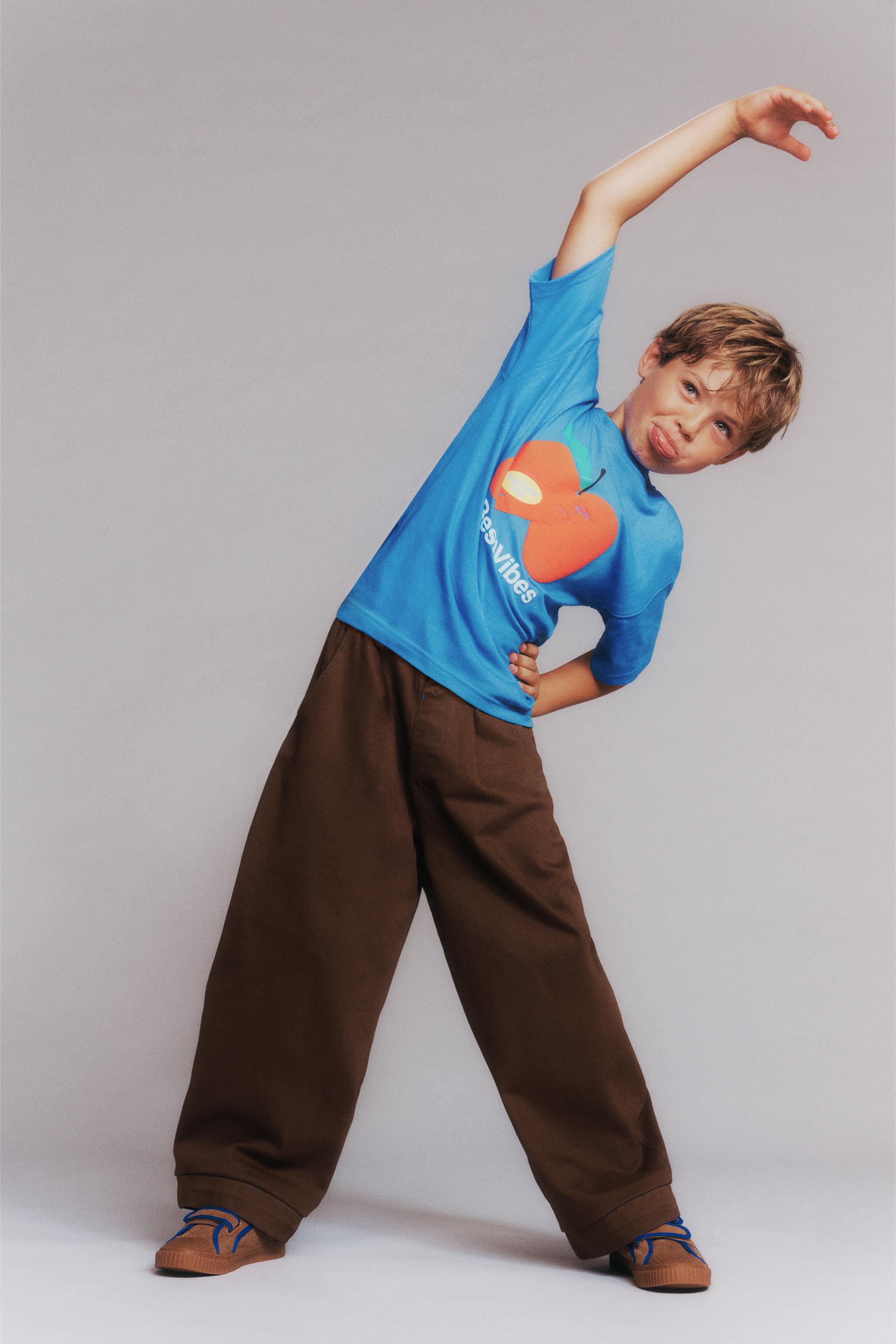 RAISED APPLE T-SHIRT