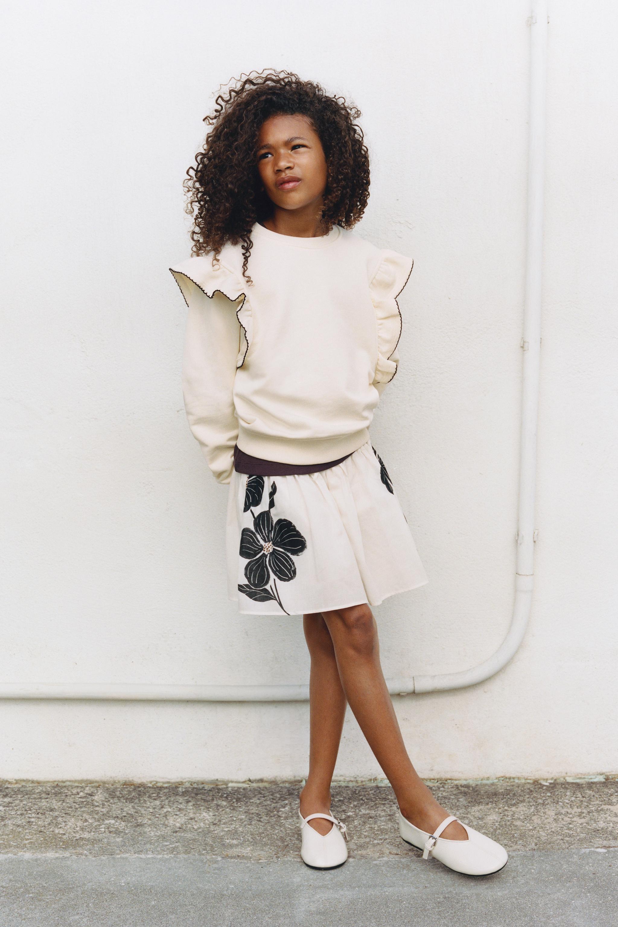 TOPSTITCHED RUFFLED SWEATSHIRT