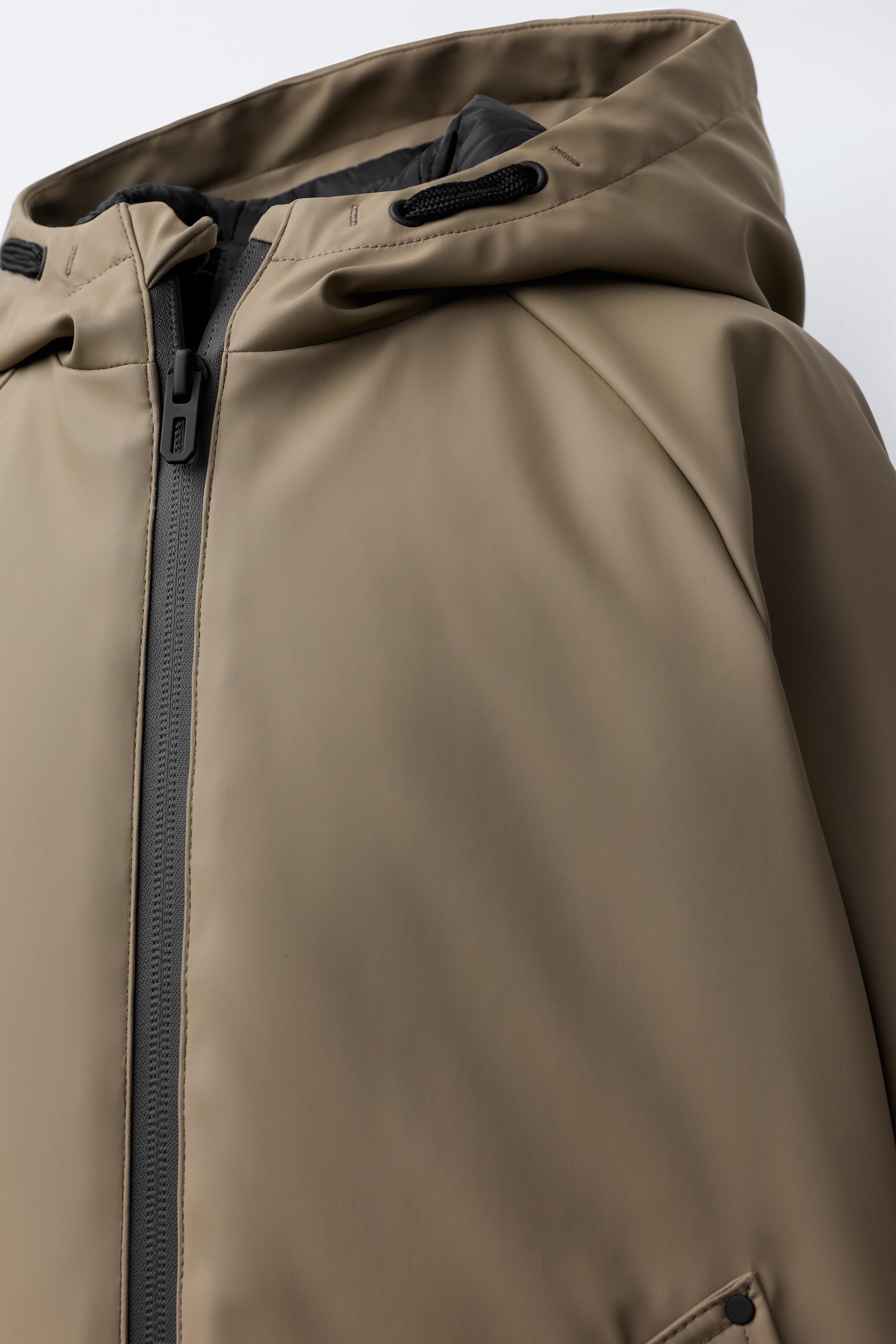 WATER RESISTANT RUBBERIZED RAINCOAT