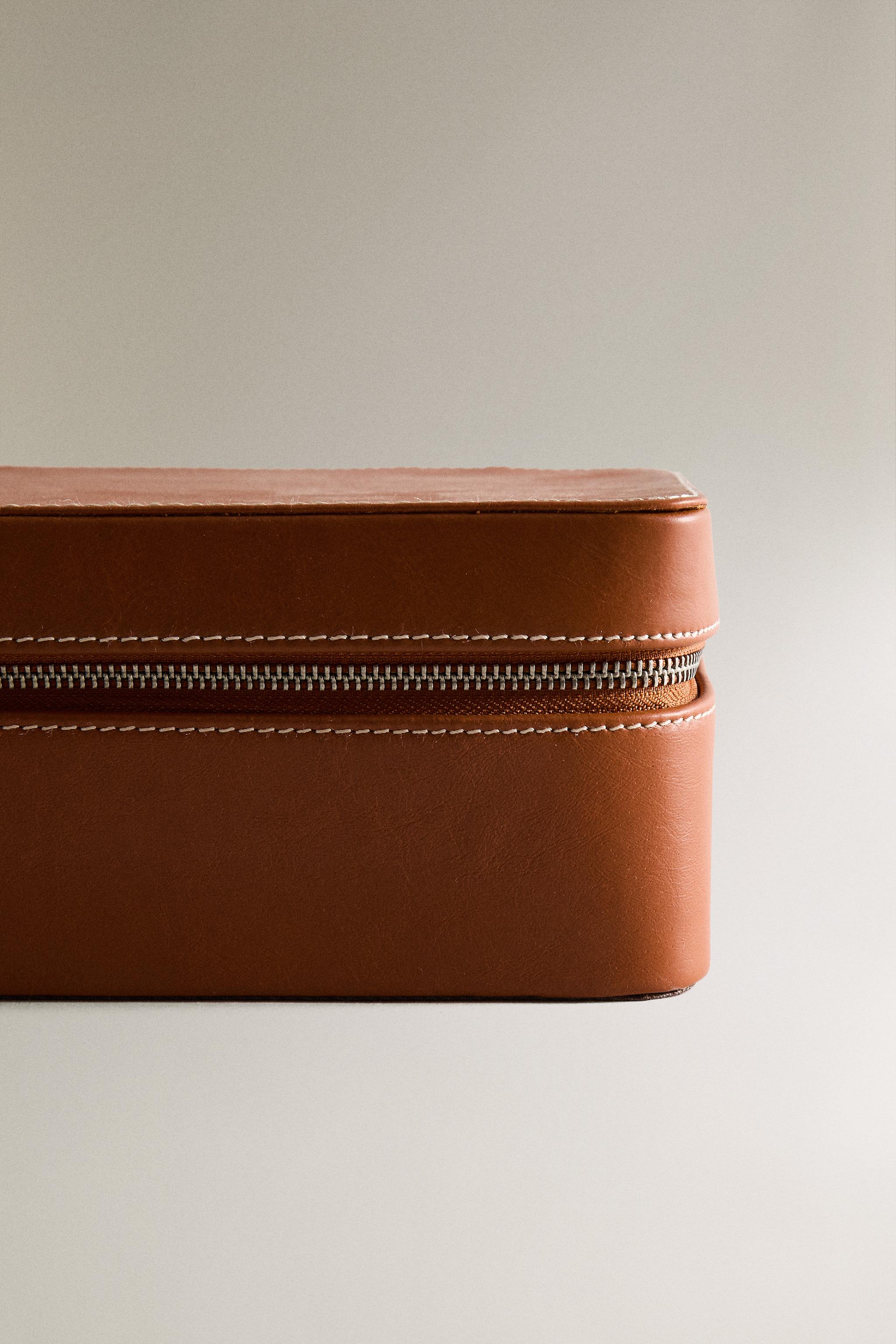 LARGE LEATHER MAKEUP BAG WITH COMPARTMENTS