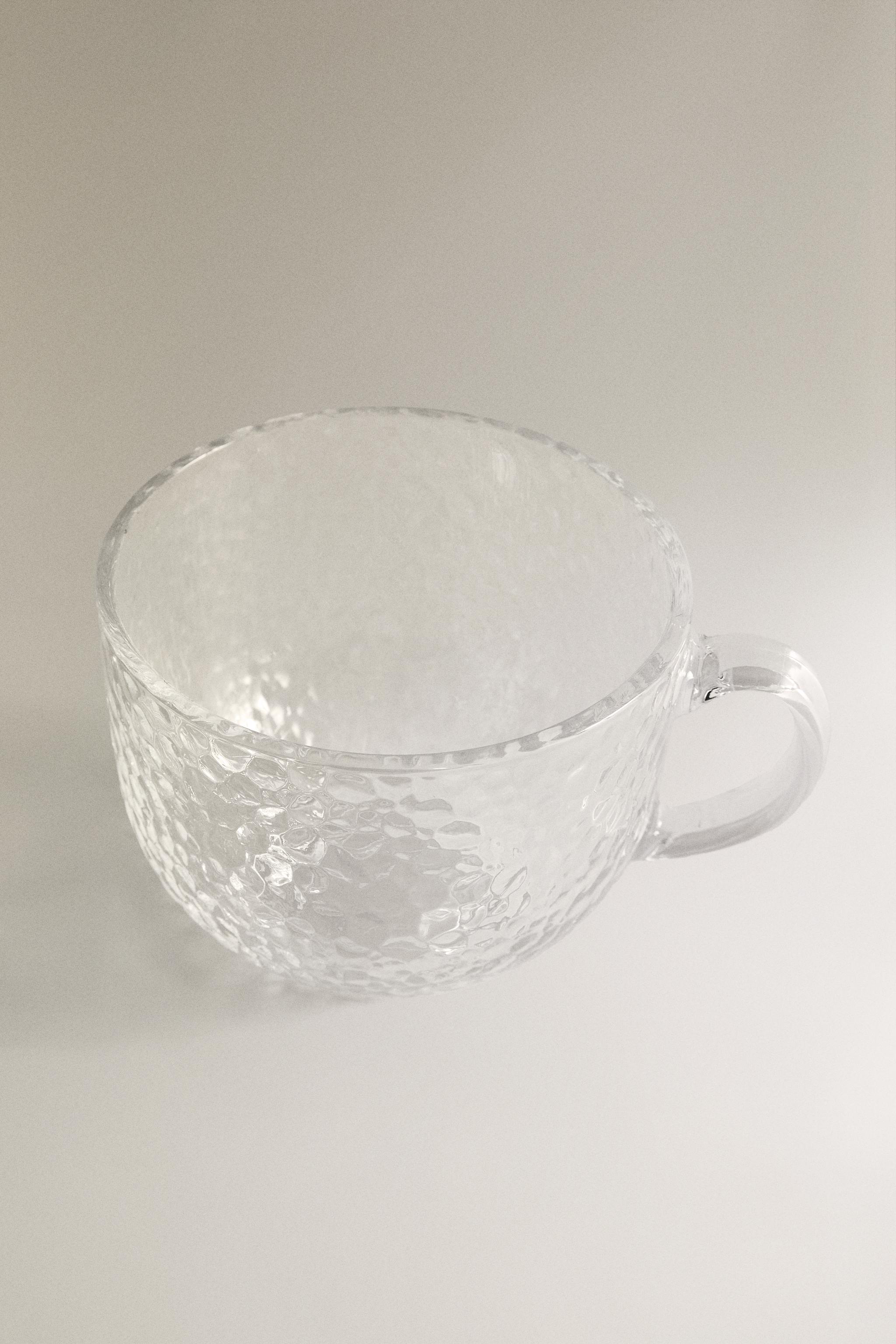 HAMMERED GLASS MUG