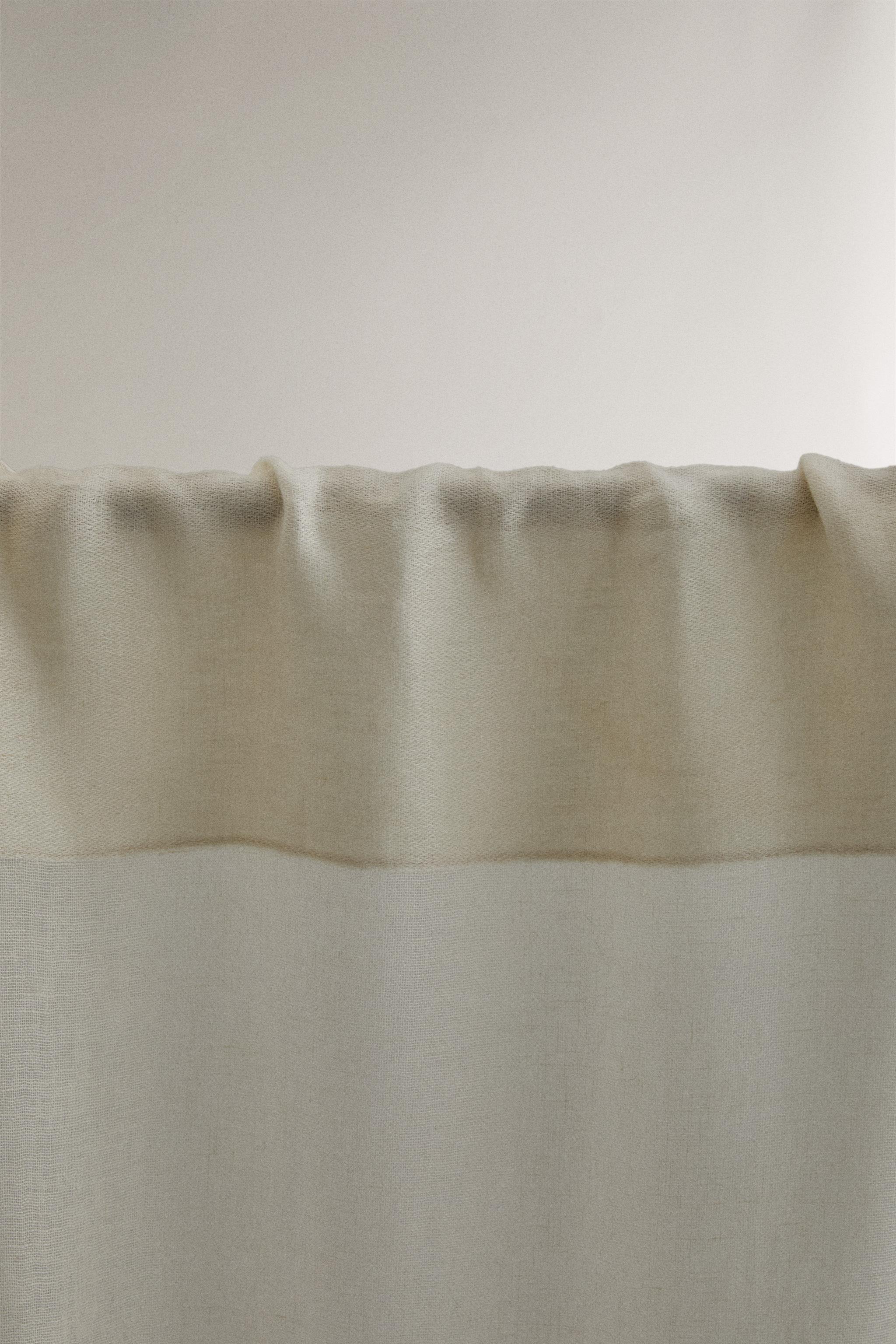 LOW OPACITY LINEN CURTAIN