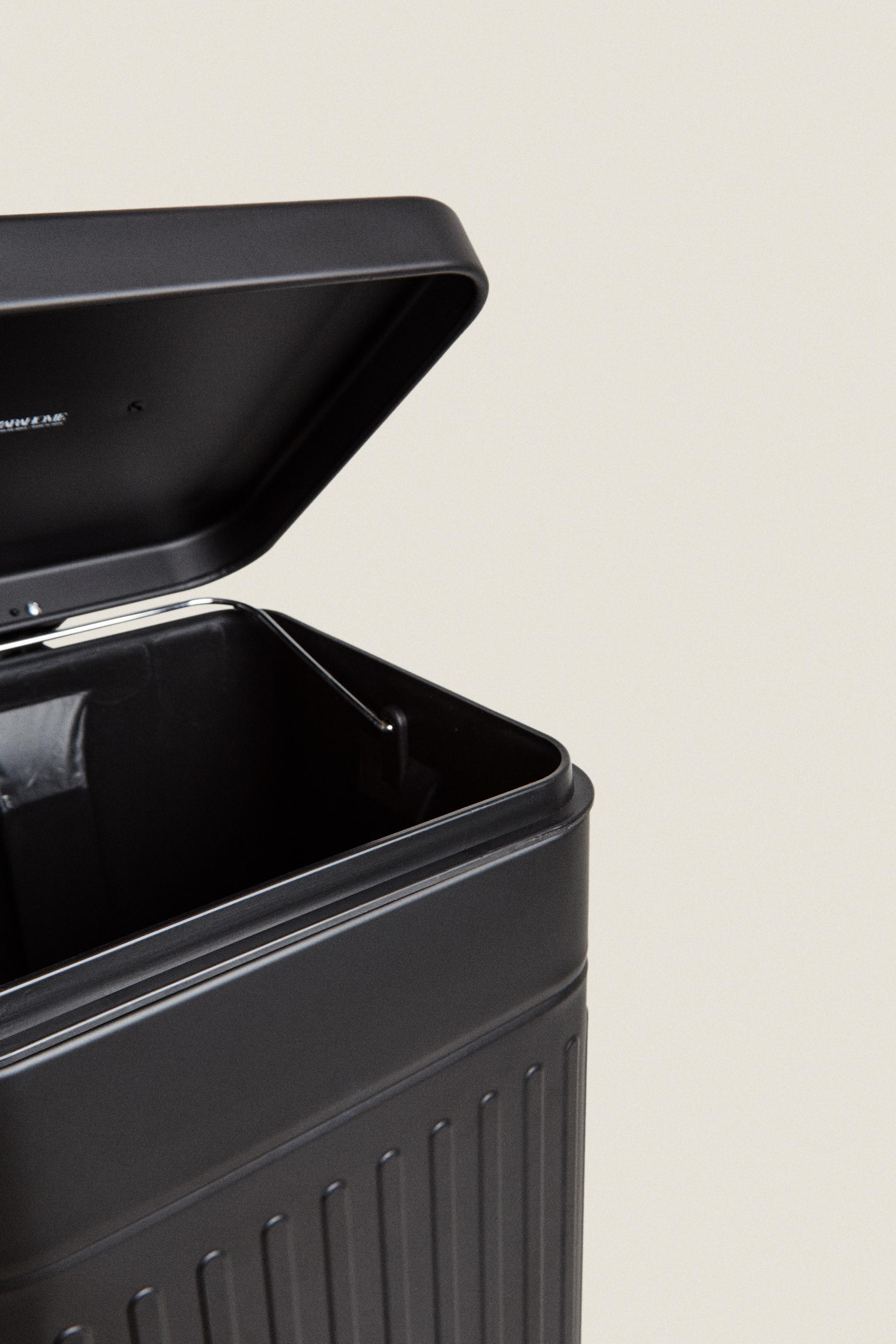 SMALL KITCHEN TRASH CAN