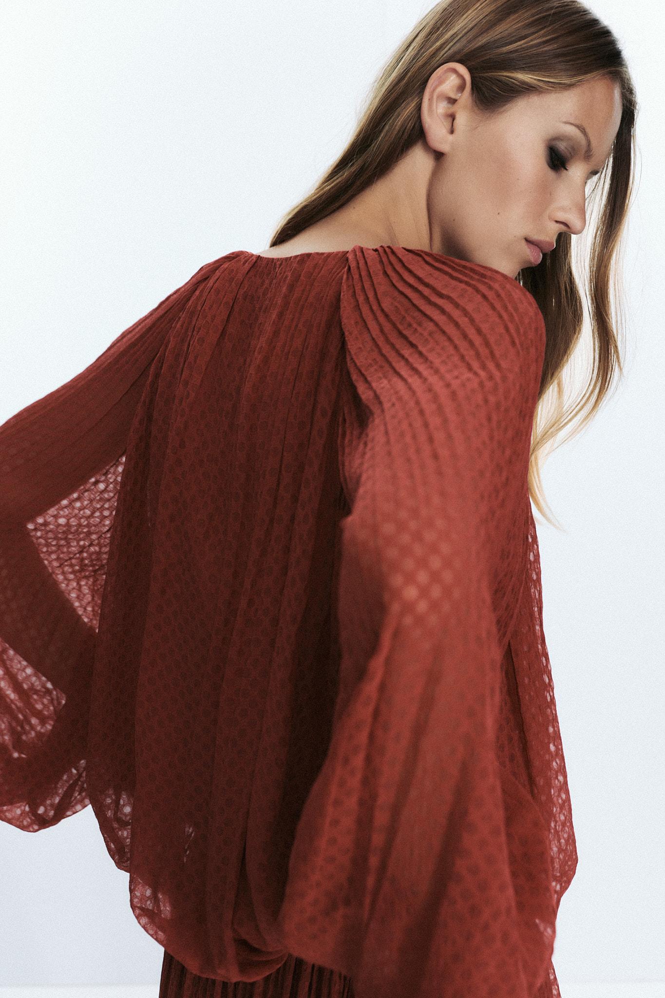 TASSEL PLEATED BLOUSE