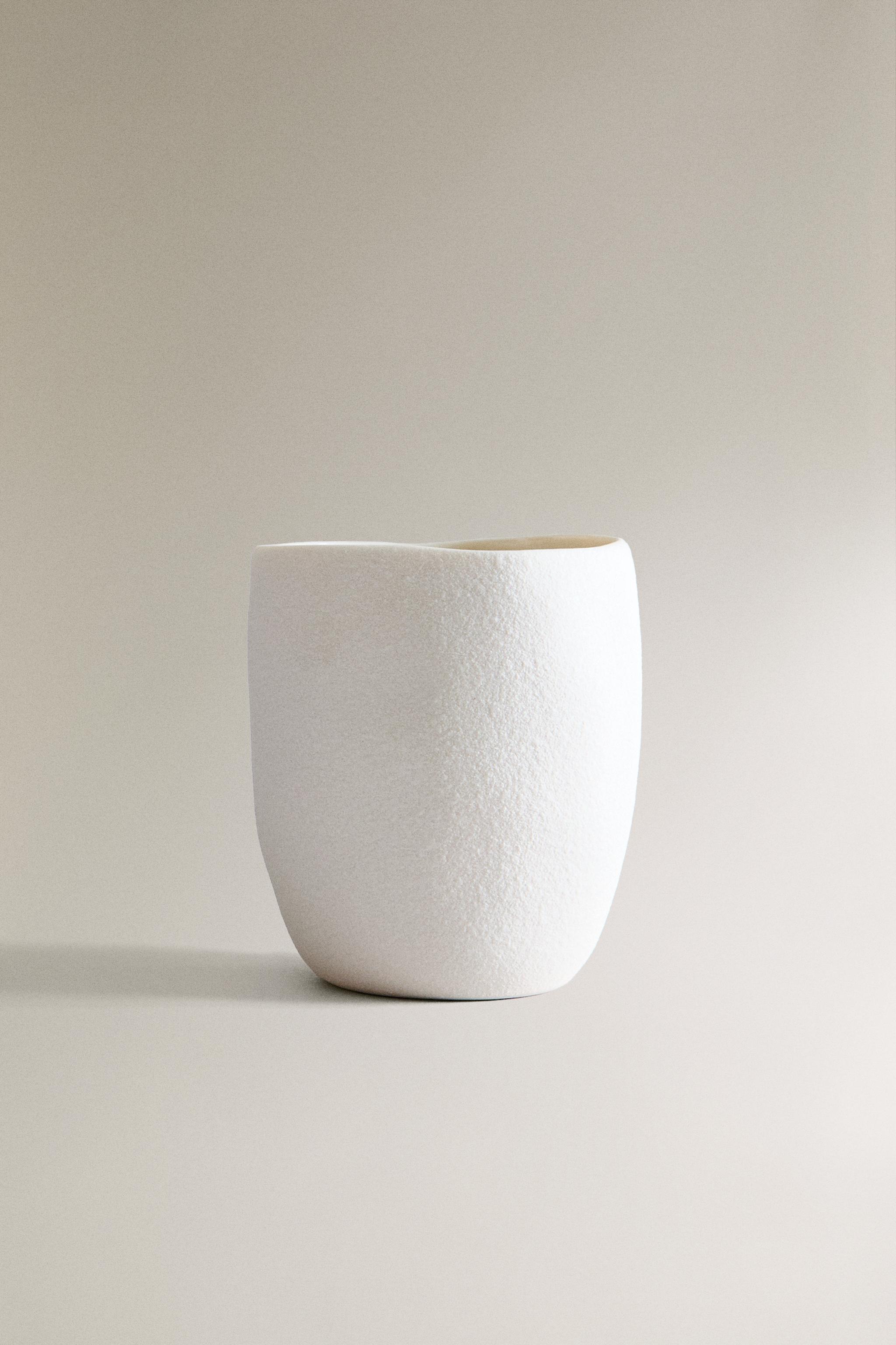 TEXTURED TOOTHBRUSH HOLDER