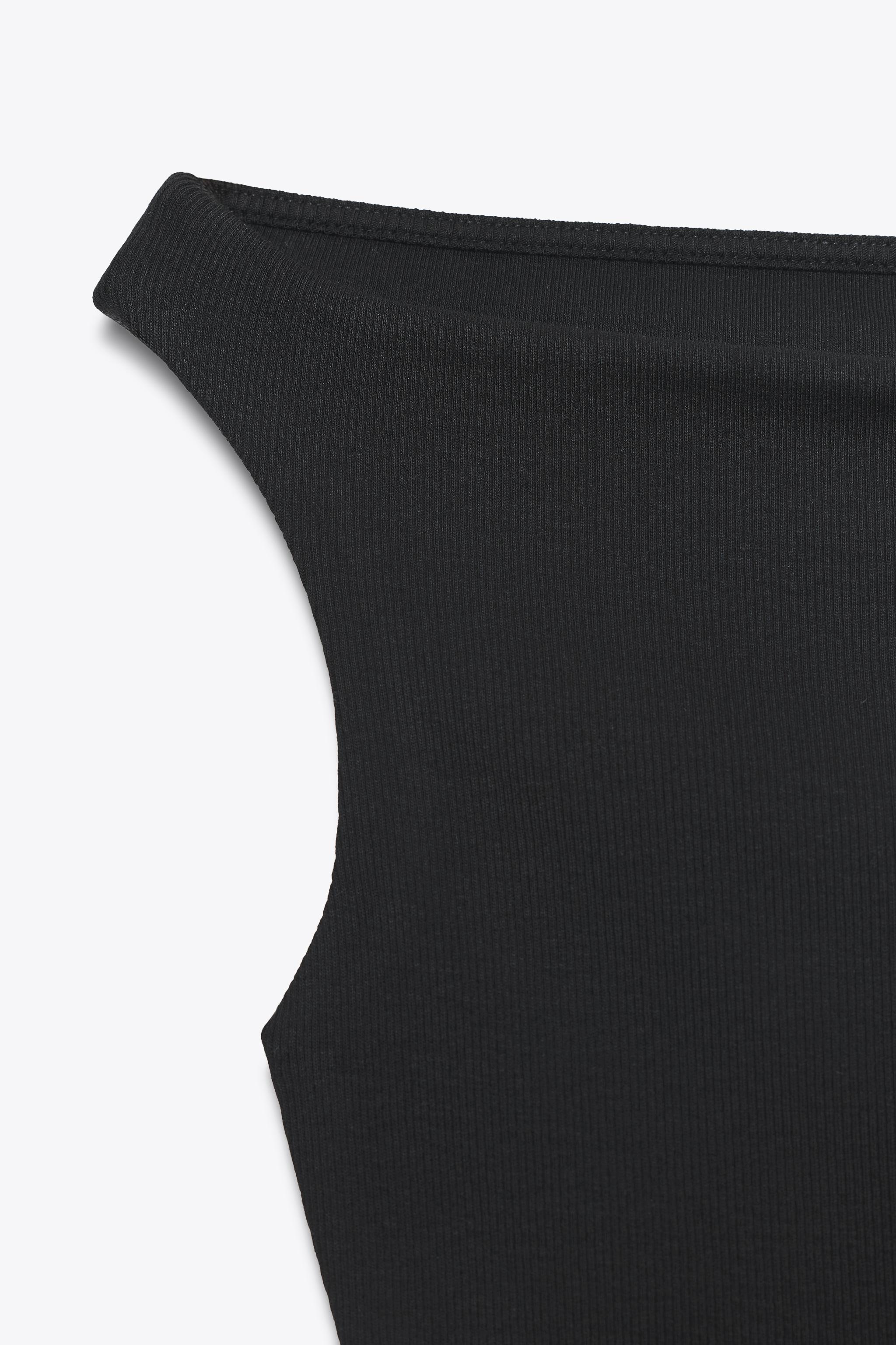 OFF-THE-SHOULDER RIBBED T-SHIRT