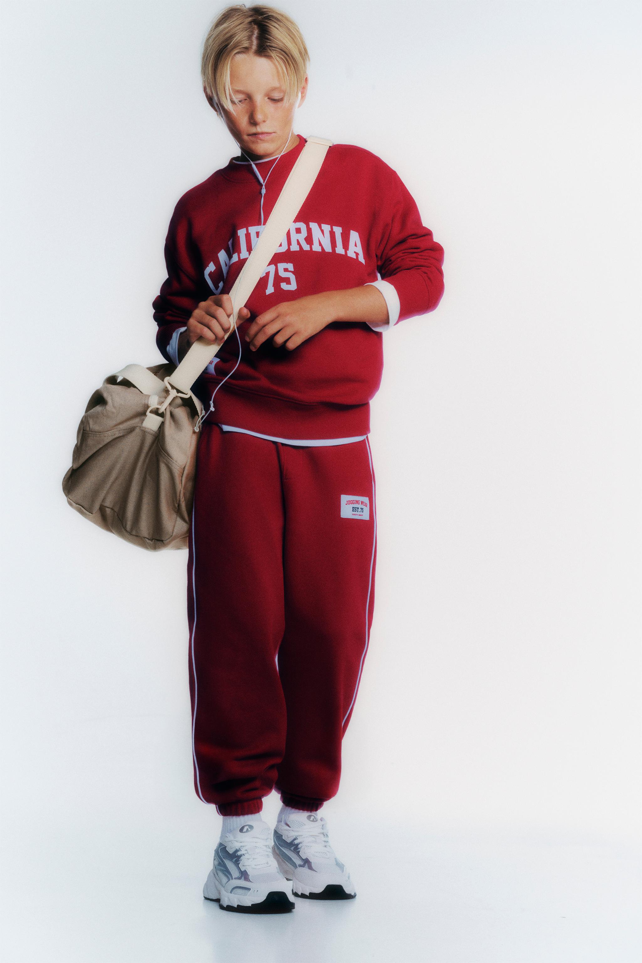 PLUSH JOGGING PANTS WITH LABEL