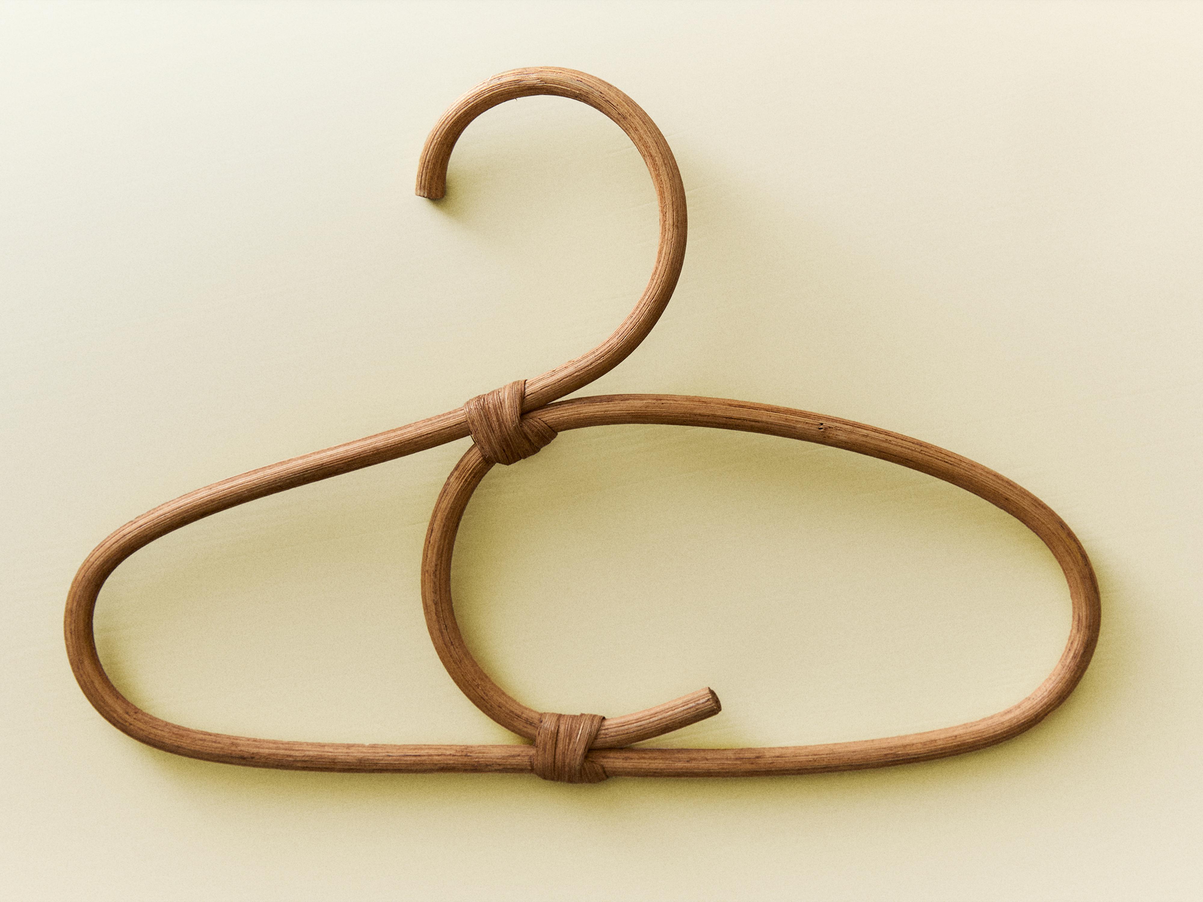 SET OF BABY RATTAN HANGERS (SET OF 4)