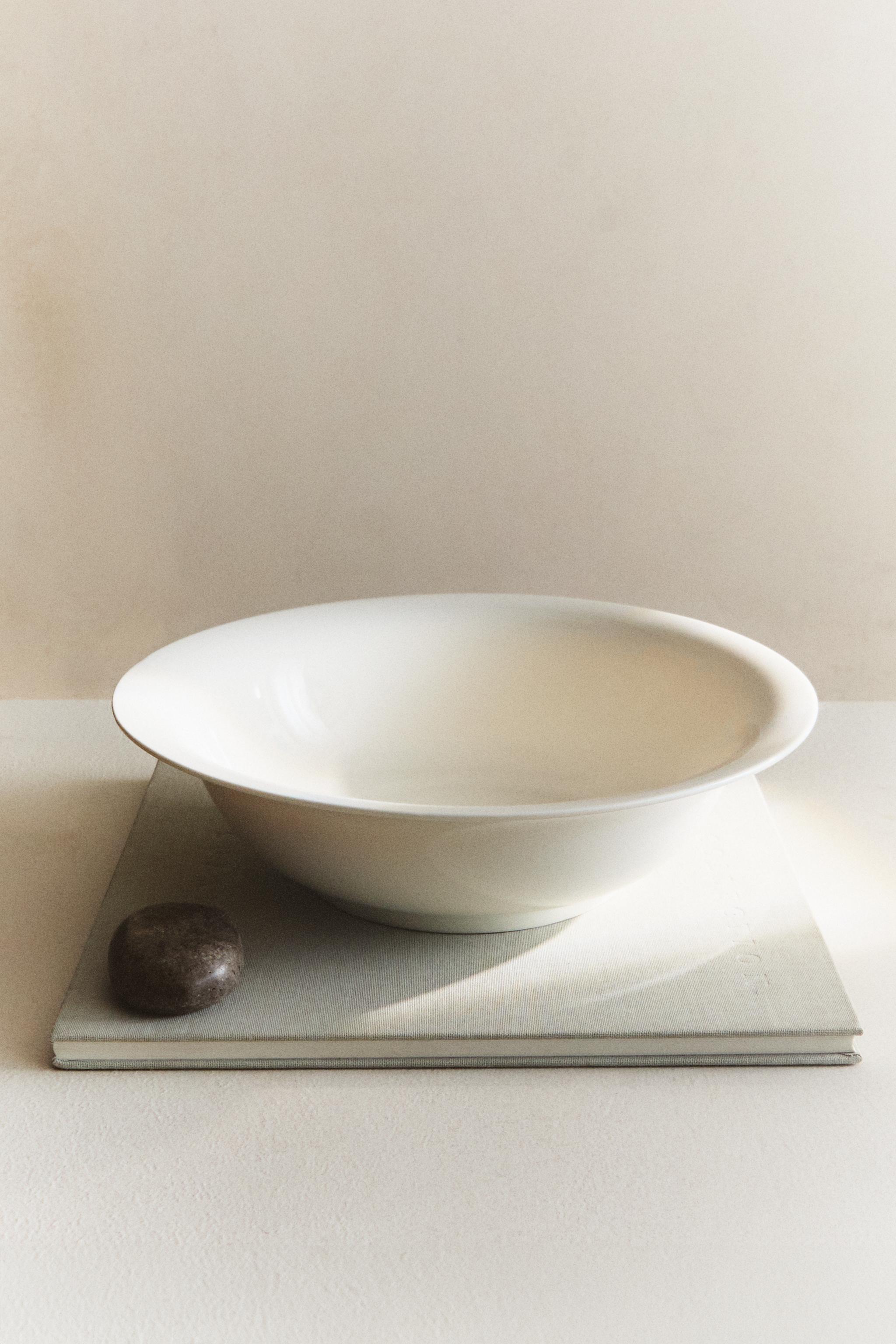 CERAMIC BATHROOM BOWL