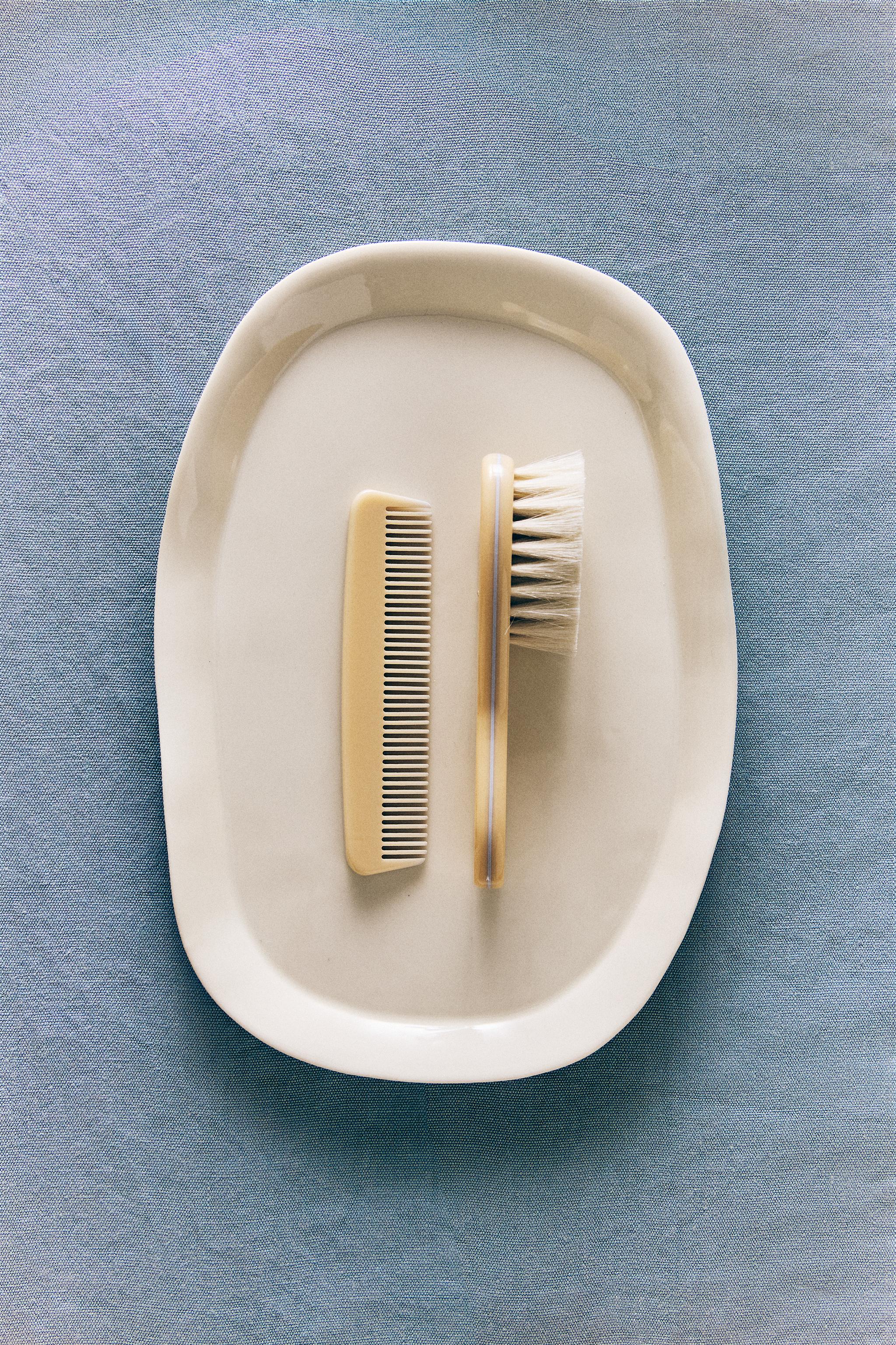 CHILDREN’S BRUSH AND COMB SET