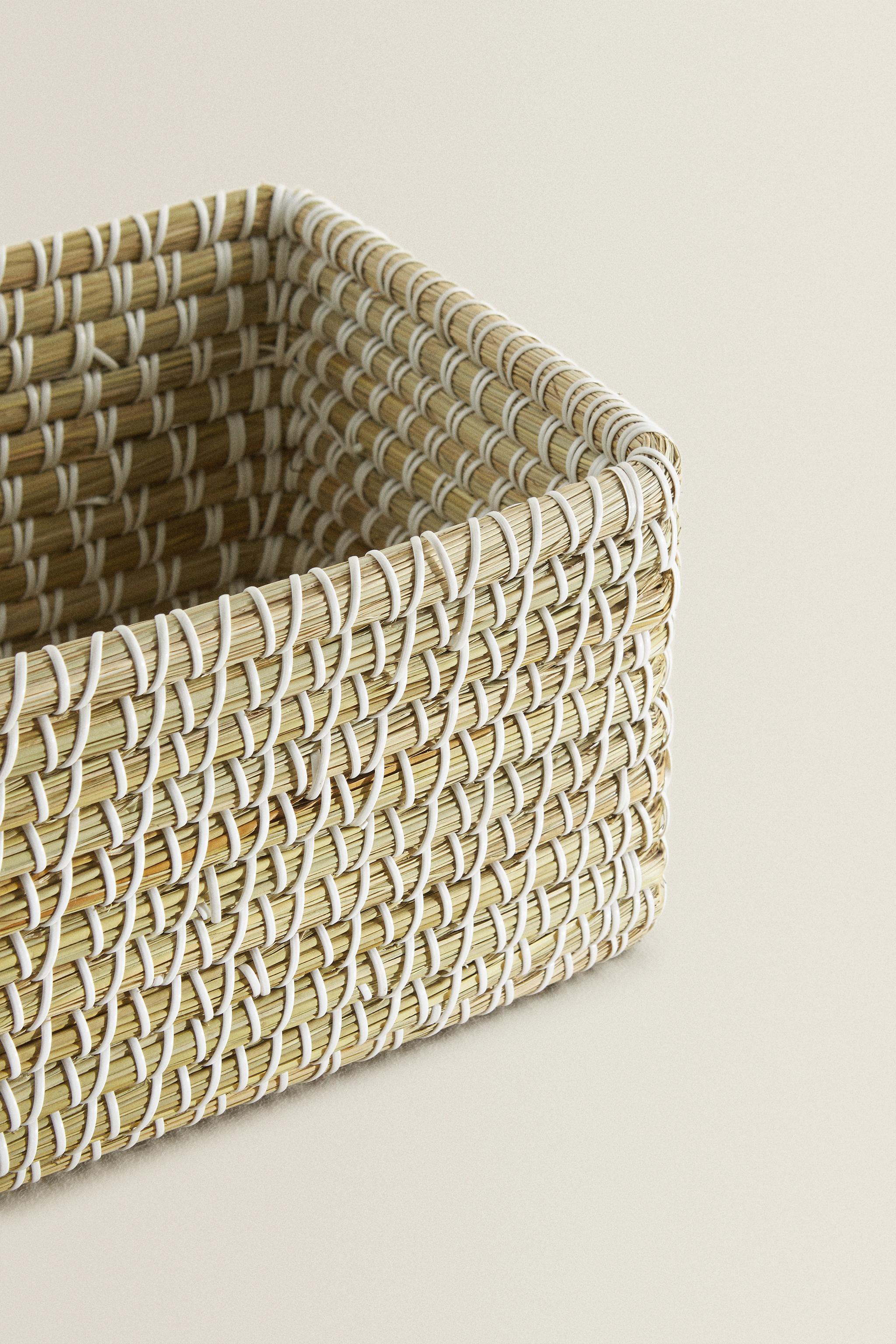 CONTRASTING RECTANGULAR BASKET
