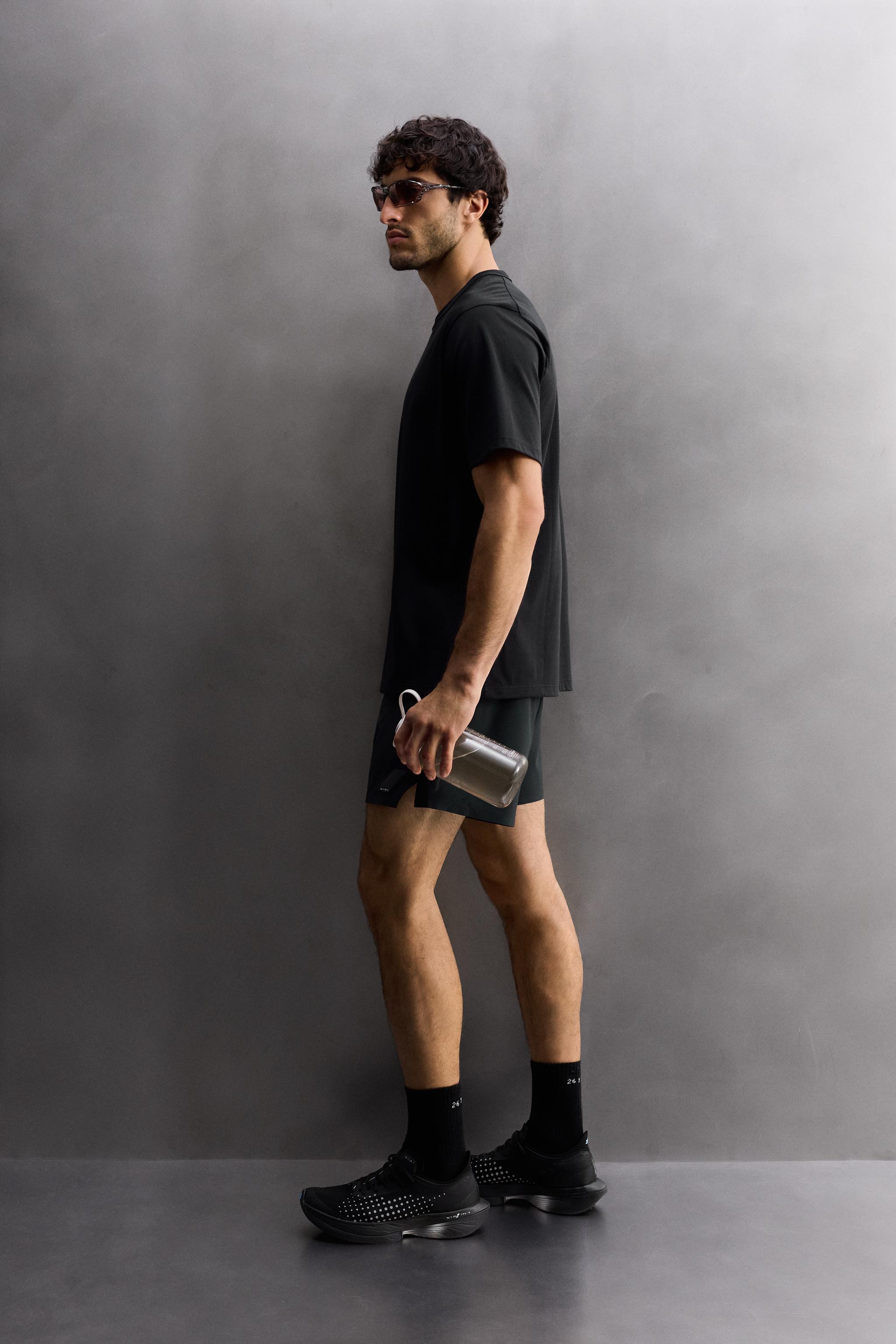 RELAXED FIT TRAINING T-SHIRT