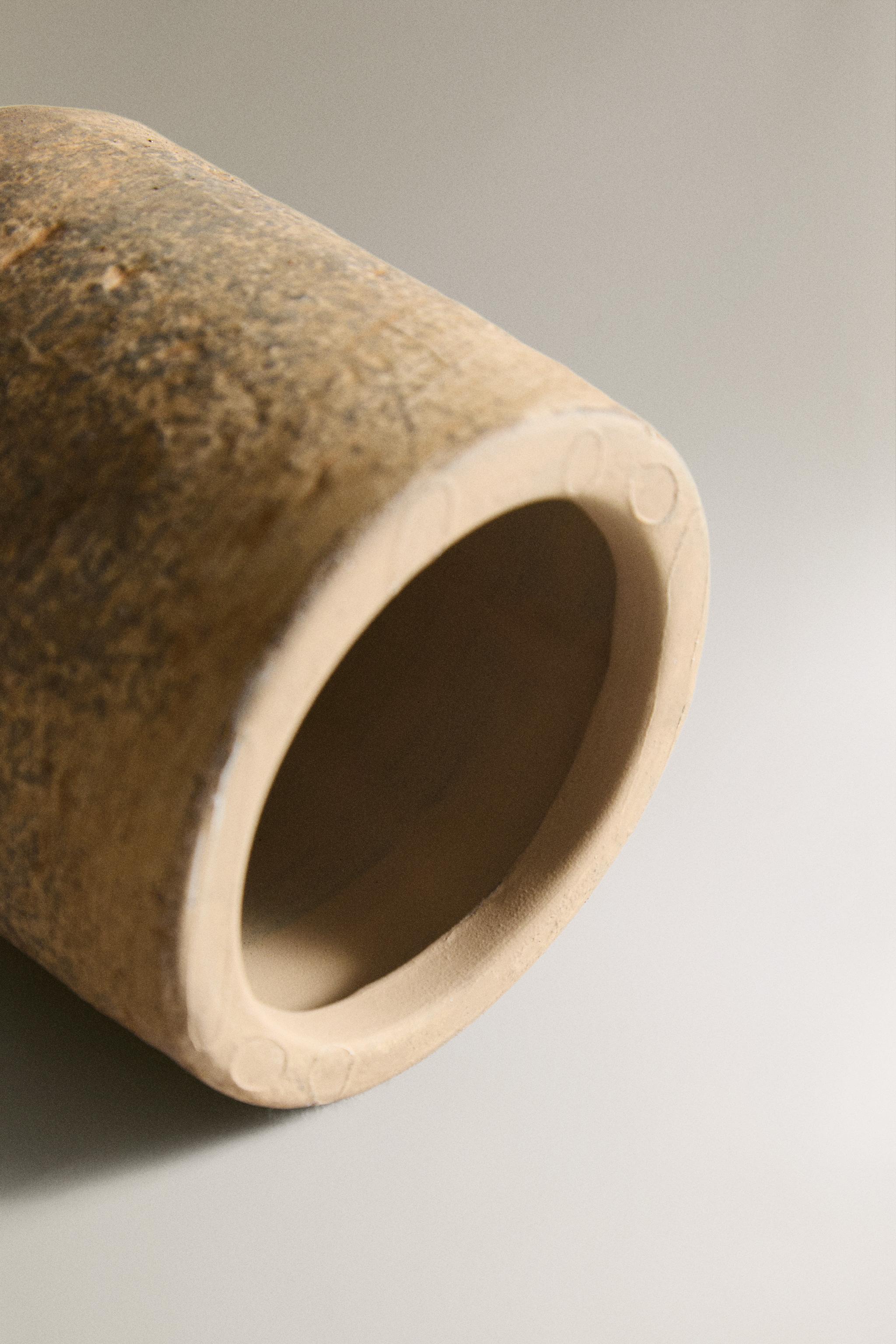 CERAMIC EMBELLISHER FOR VANILLA SCENTED REED DIFFUSERS