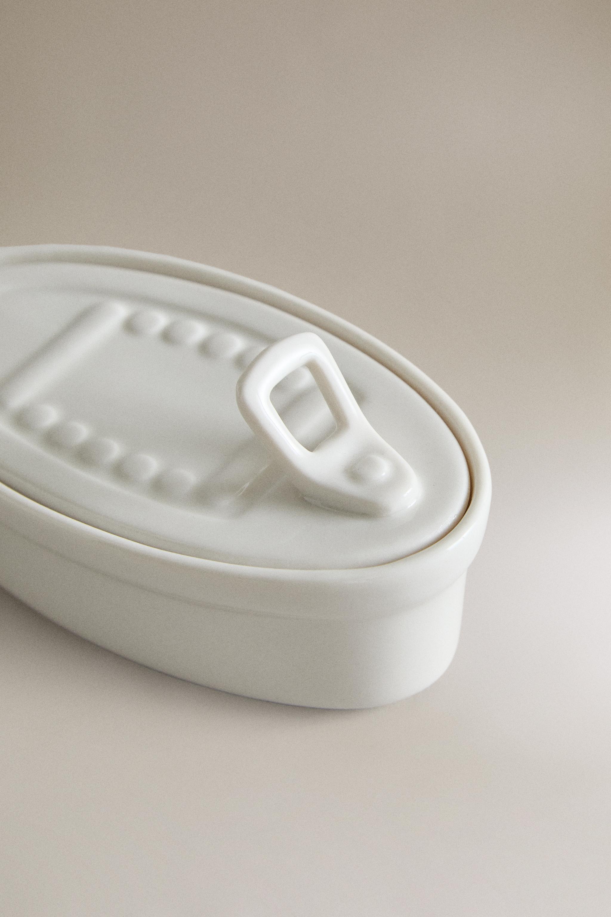 FOOD-TIN-SHAPED CERAMIC JAR