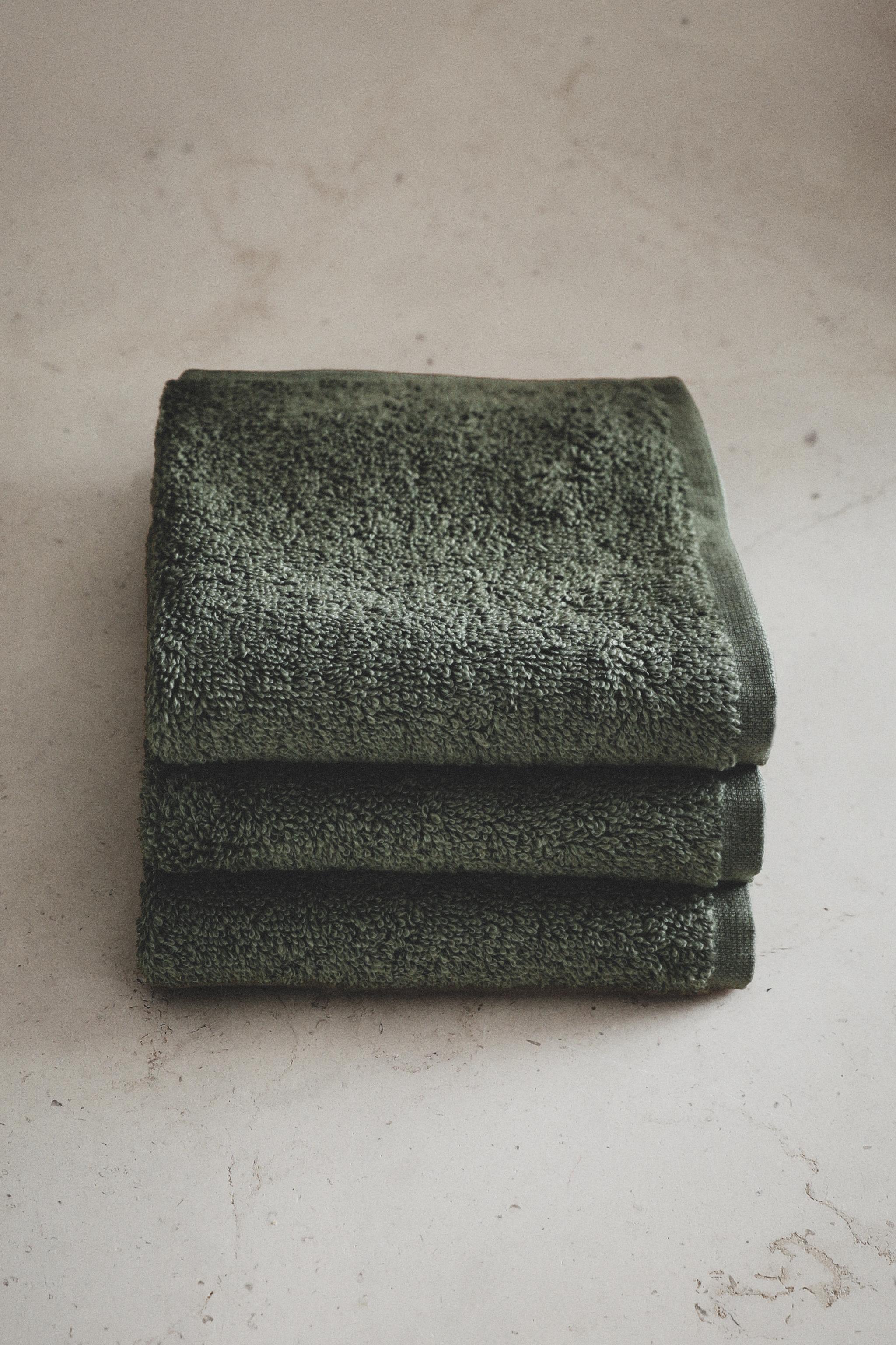 PACK OF COTTON HAND TOWELS (PACK OF 3)