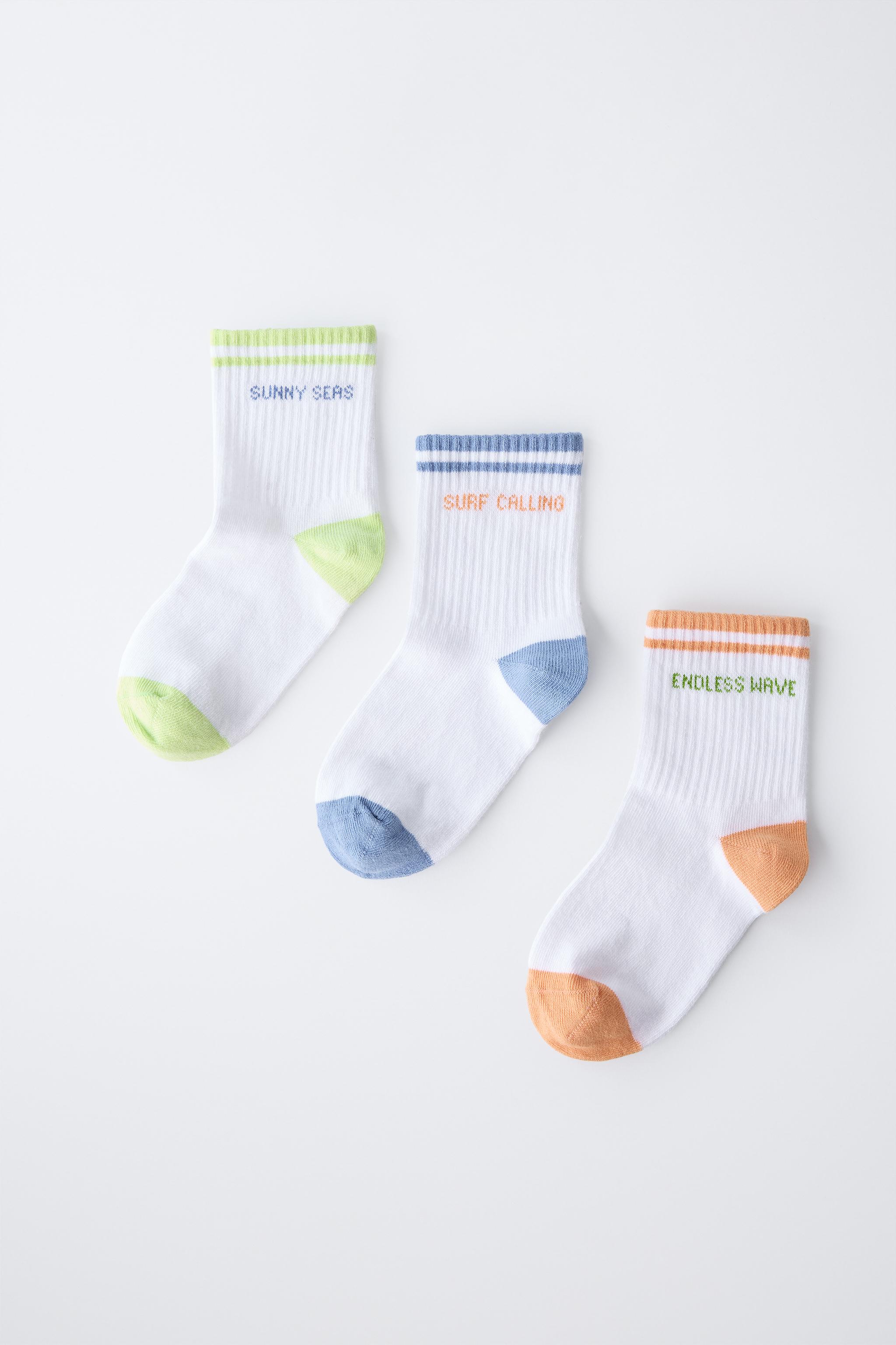 THREE-PACK OF STRIPED AND TEXT SOCKS