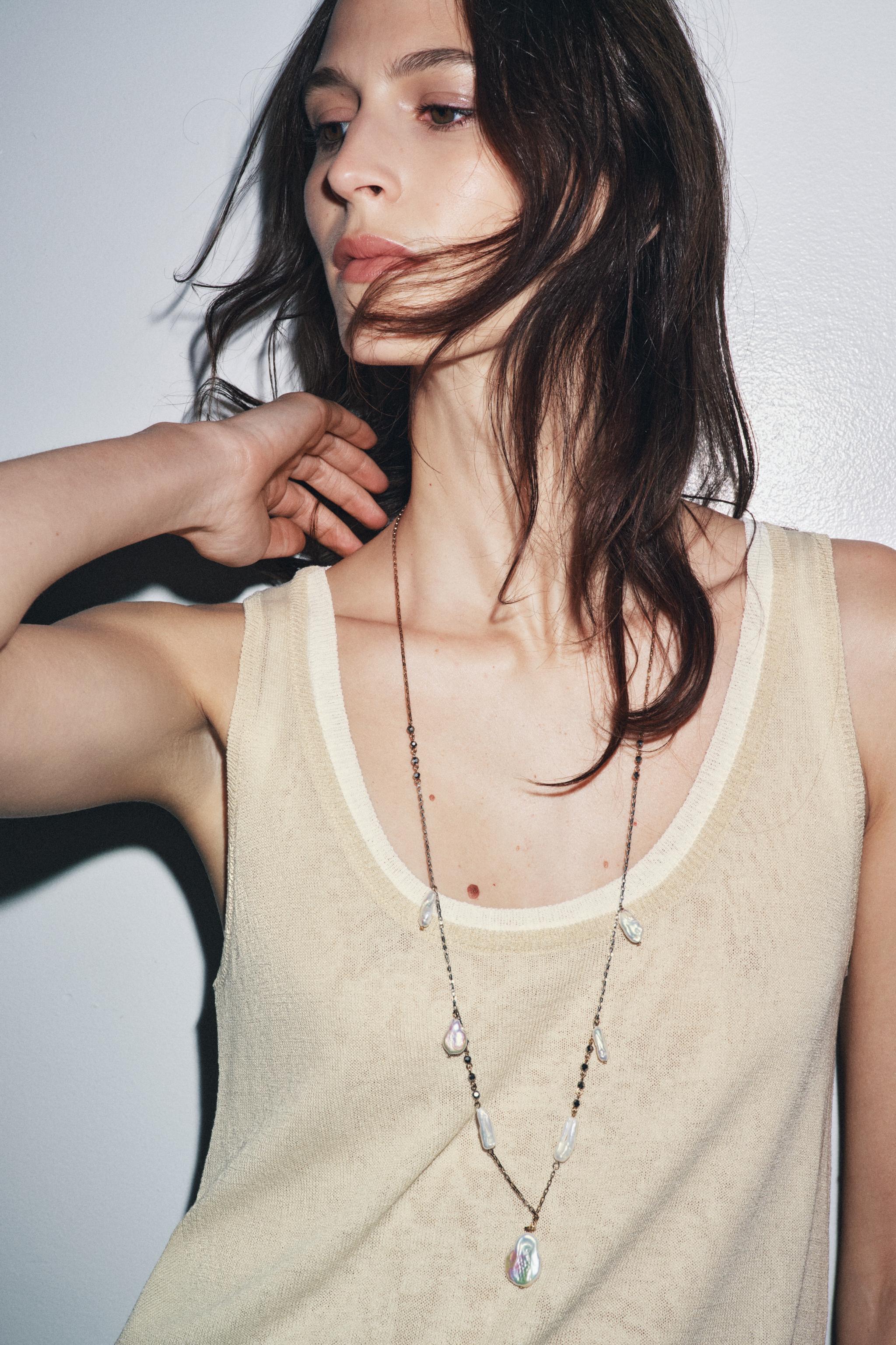 DOUBLE LAYER KNIT TOP