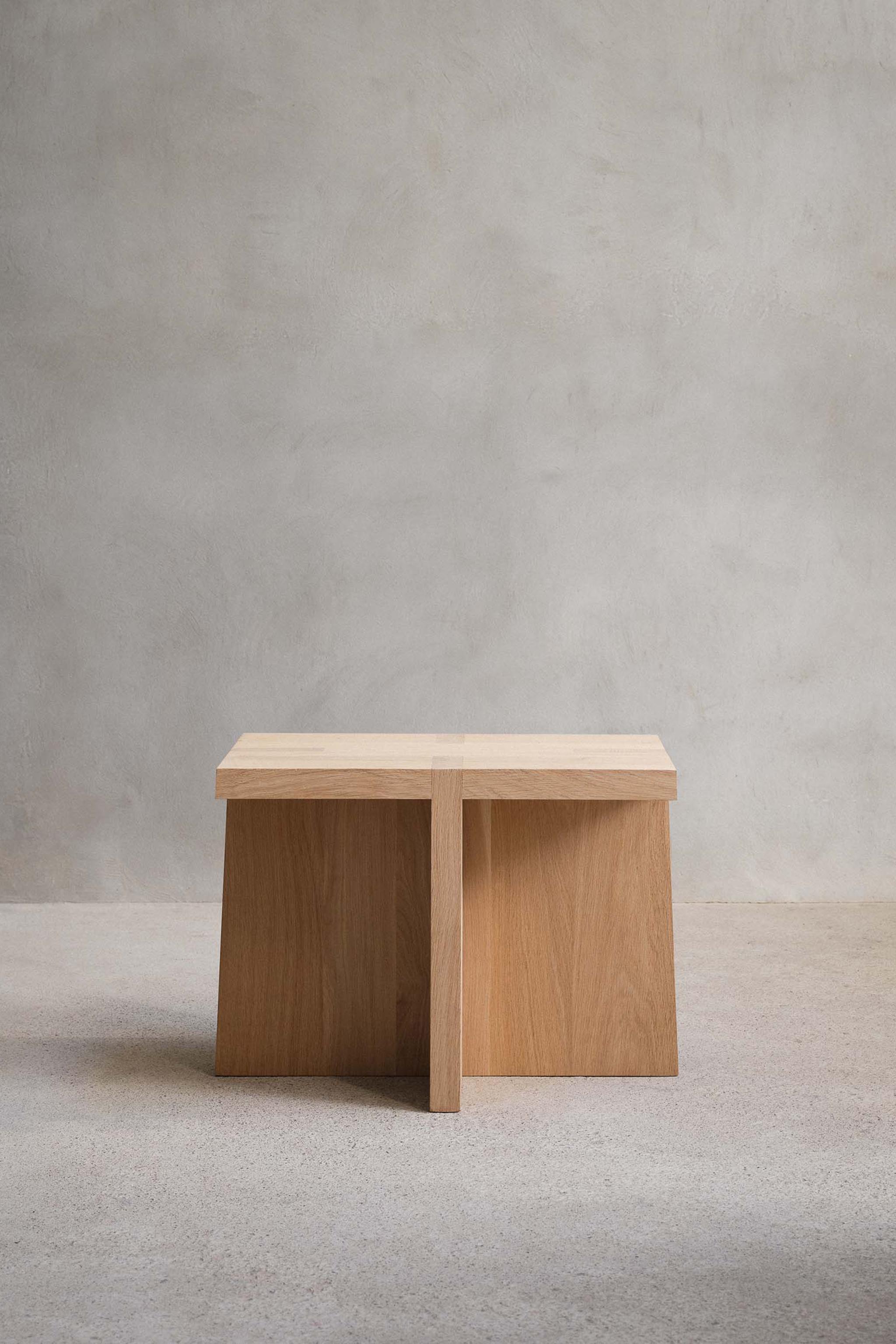 SIDETABLE 01