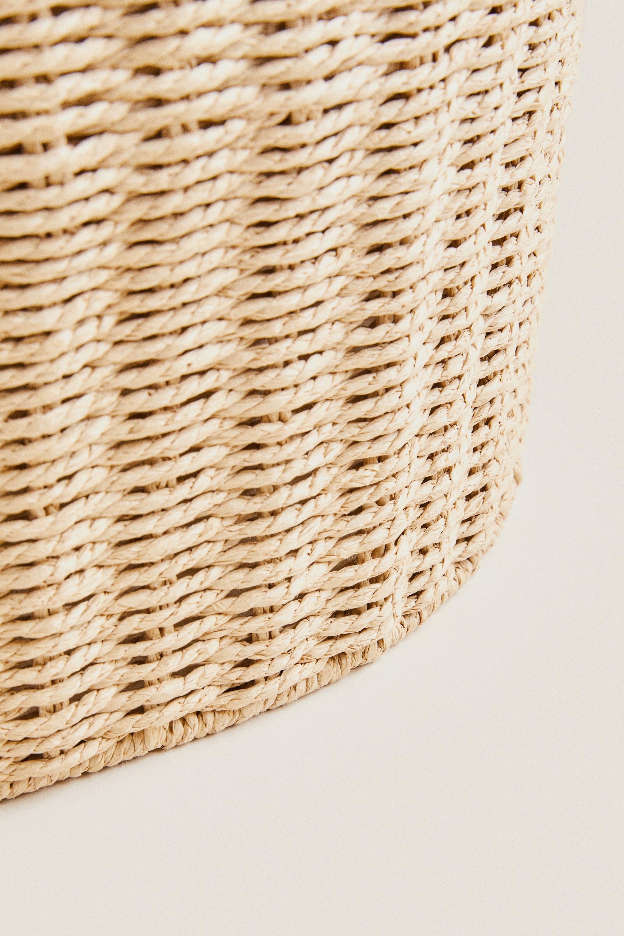OVAL FABRIC-LINED LAUNDRY HAMPER