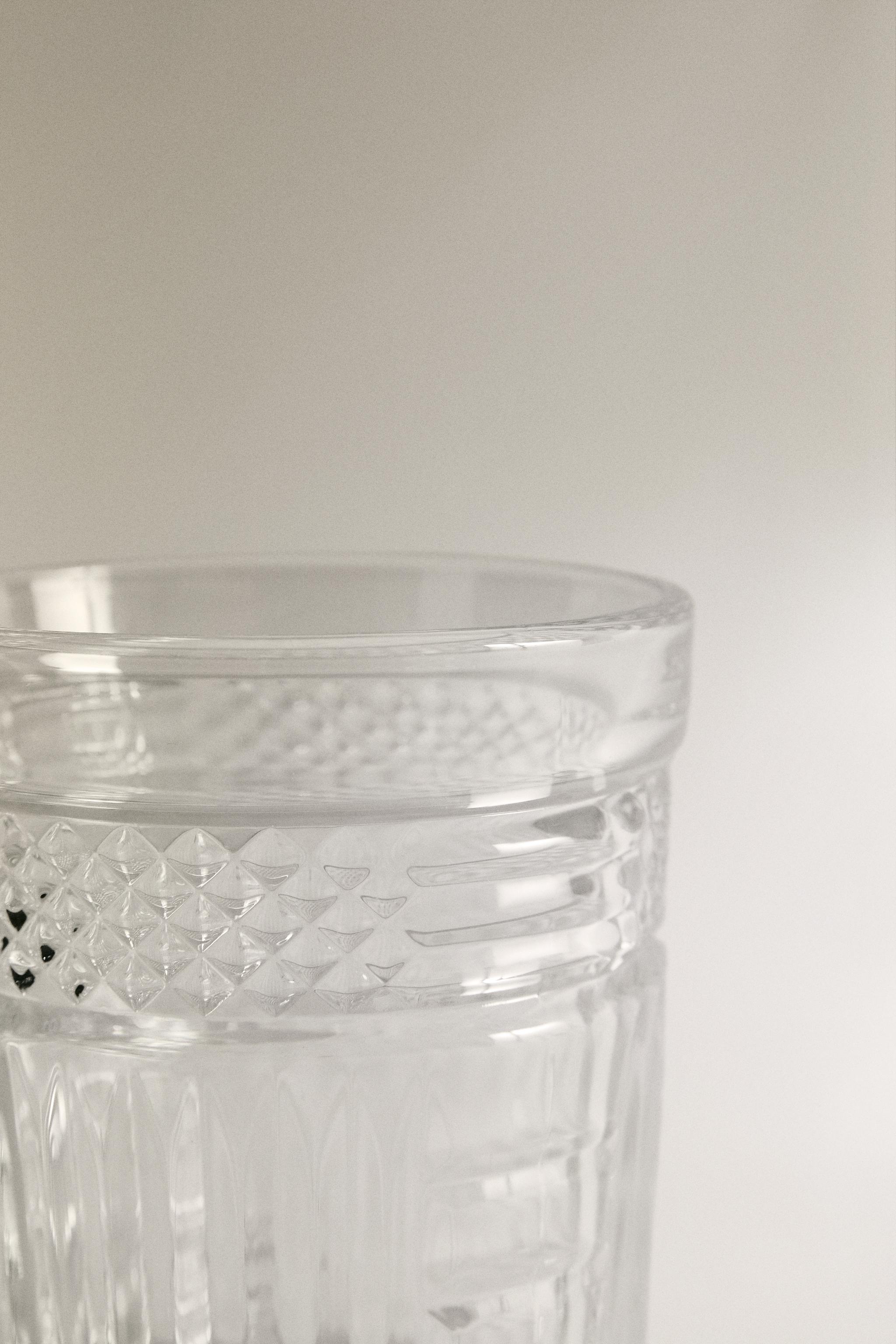RAISED DESIGN GLASS TUMBLER
