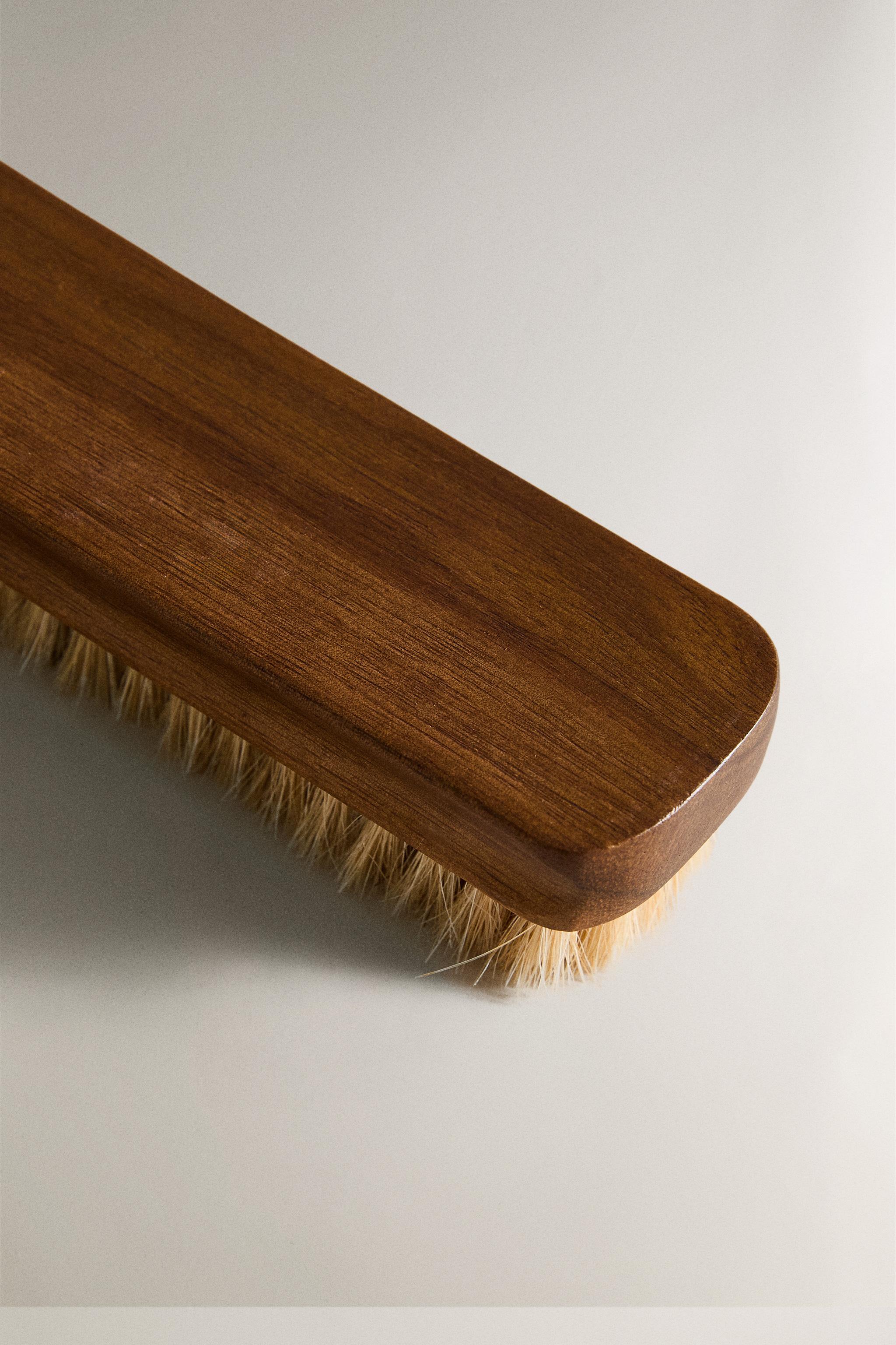 SHOE POLISHING BRUSH