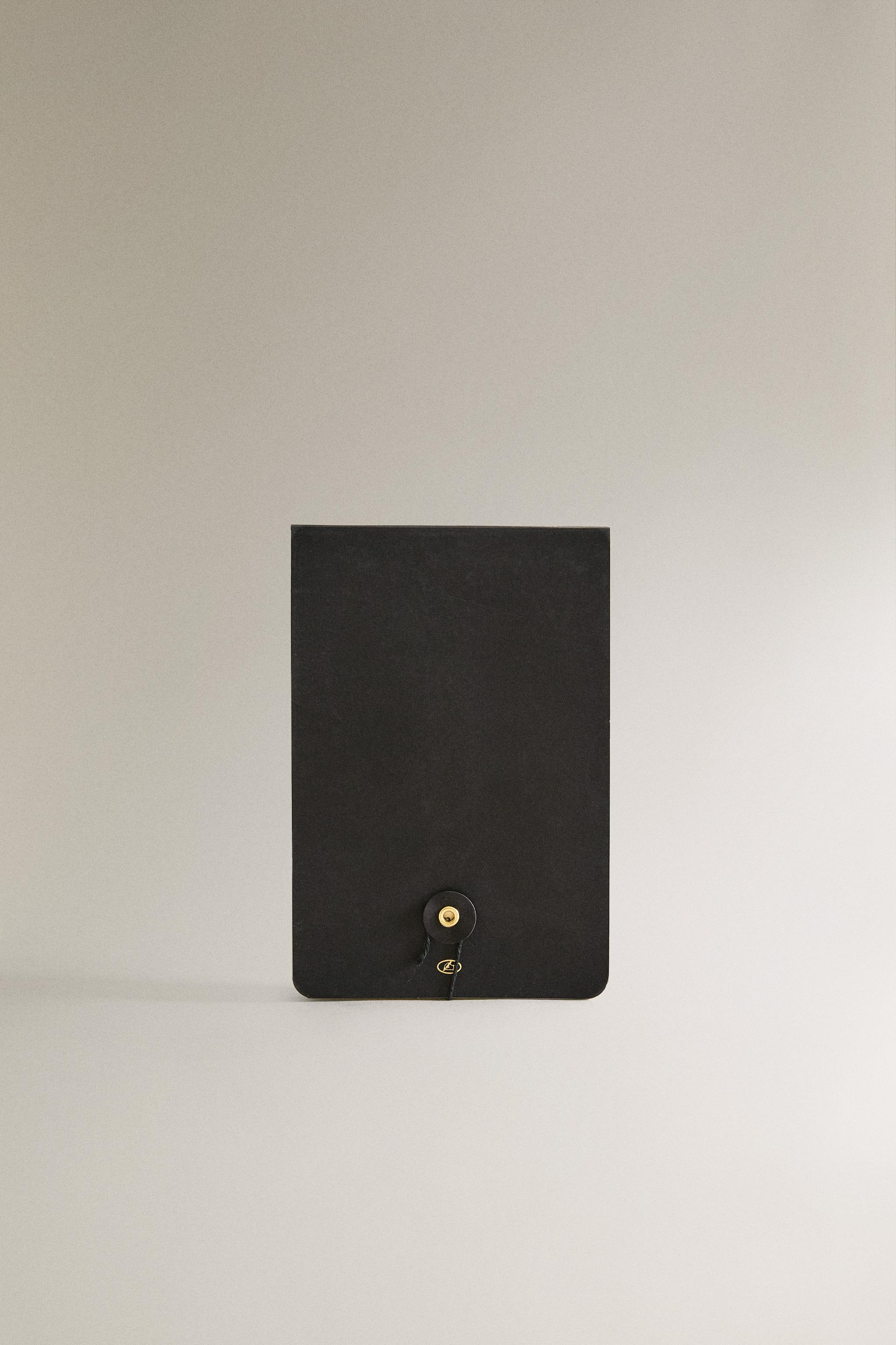 WEEKLY PLANNER WITH A CLASP