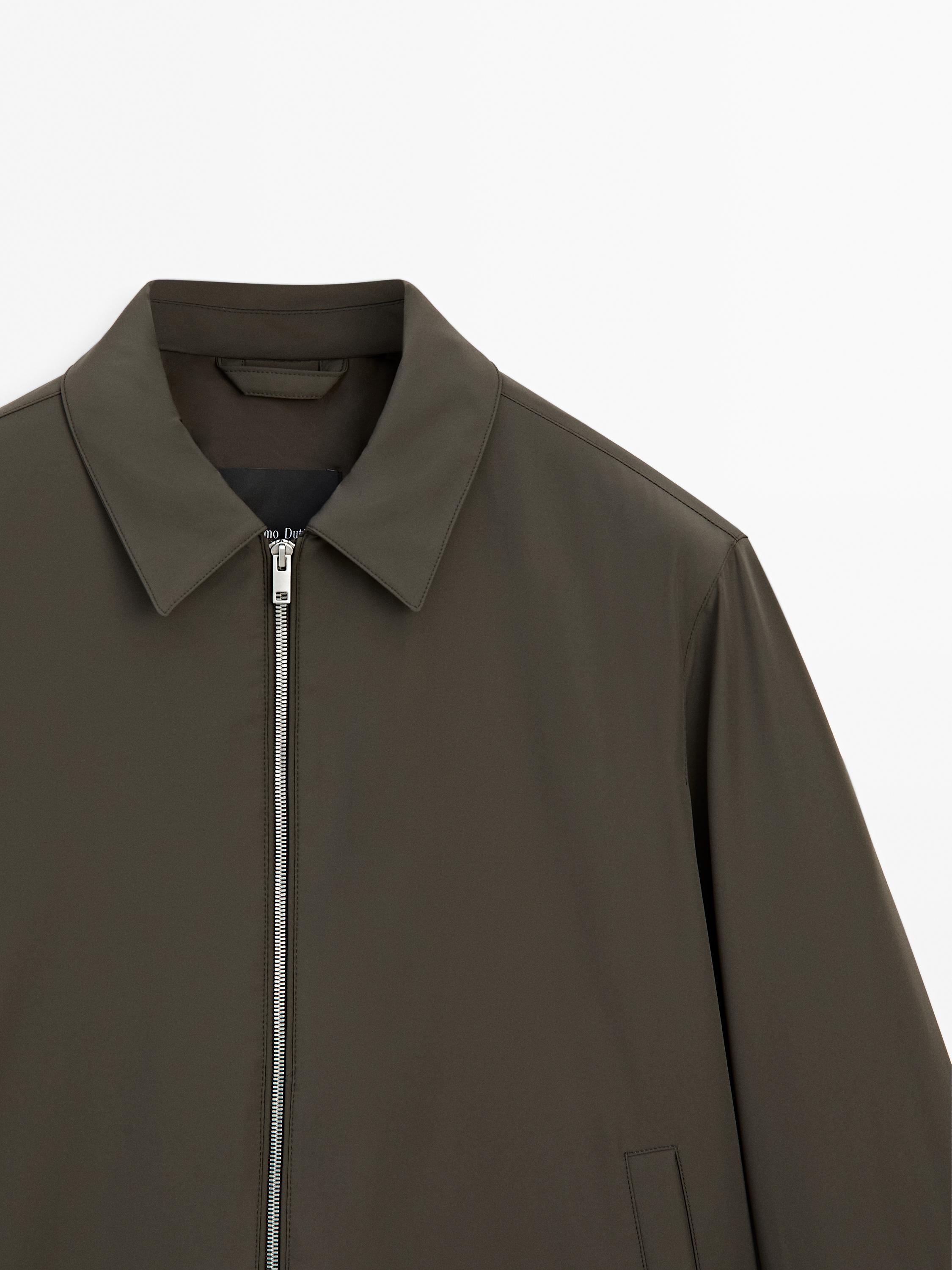Lightweight water-repellent jacket