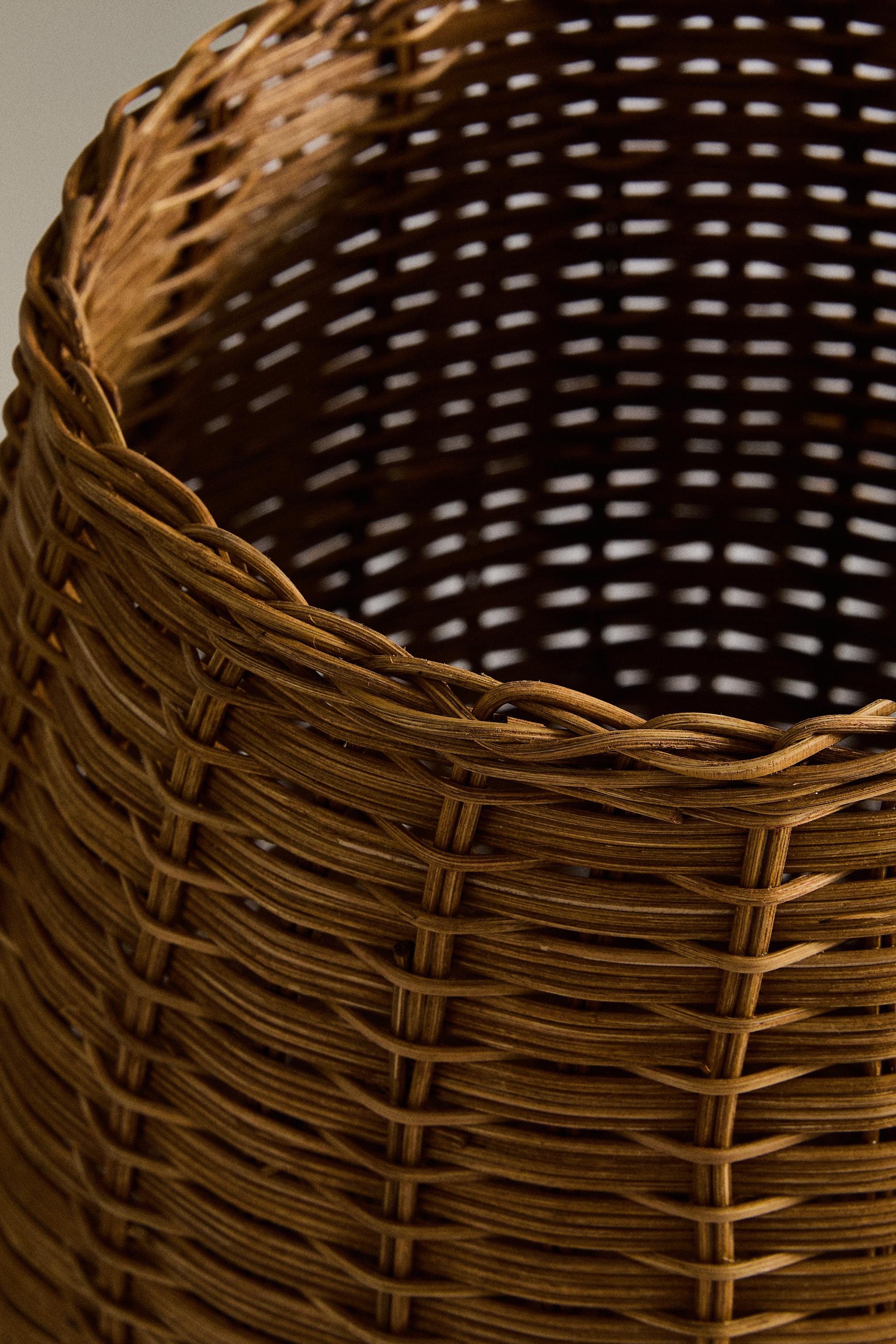 OVAL RATTAN BASKET