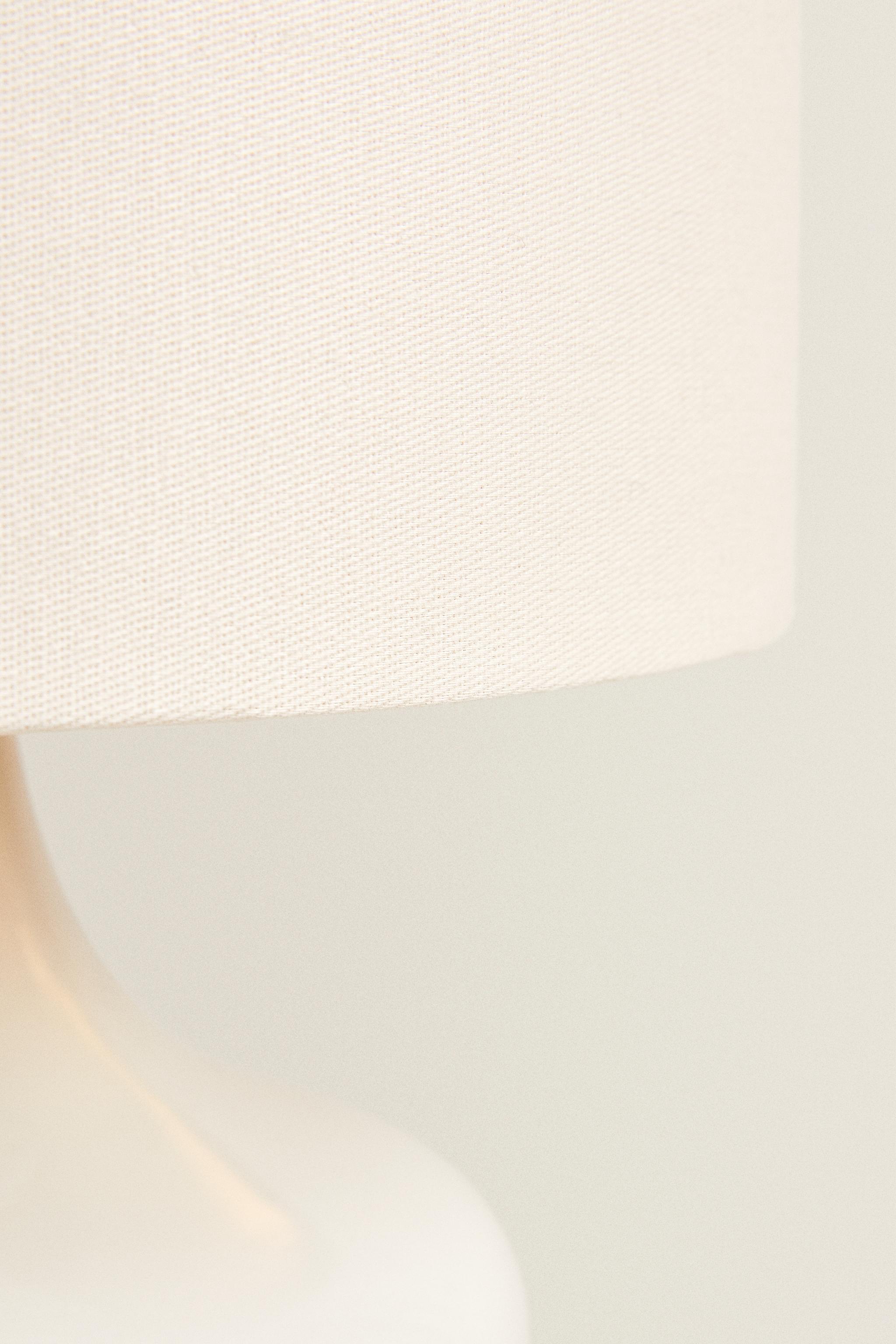 SMALL CERAMIC BASE TABLE LAMP