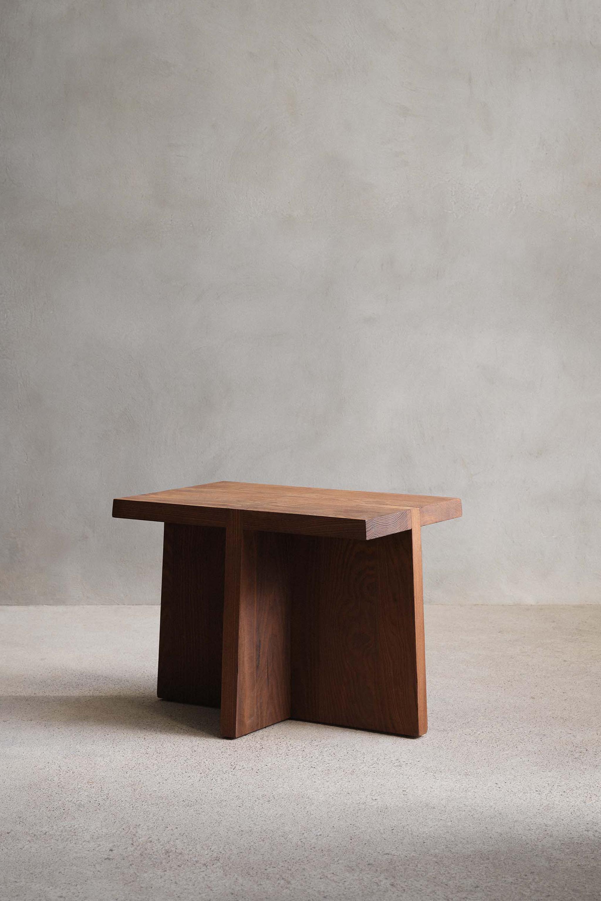 SIDETABLE 01