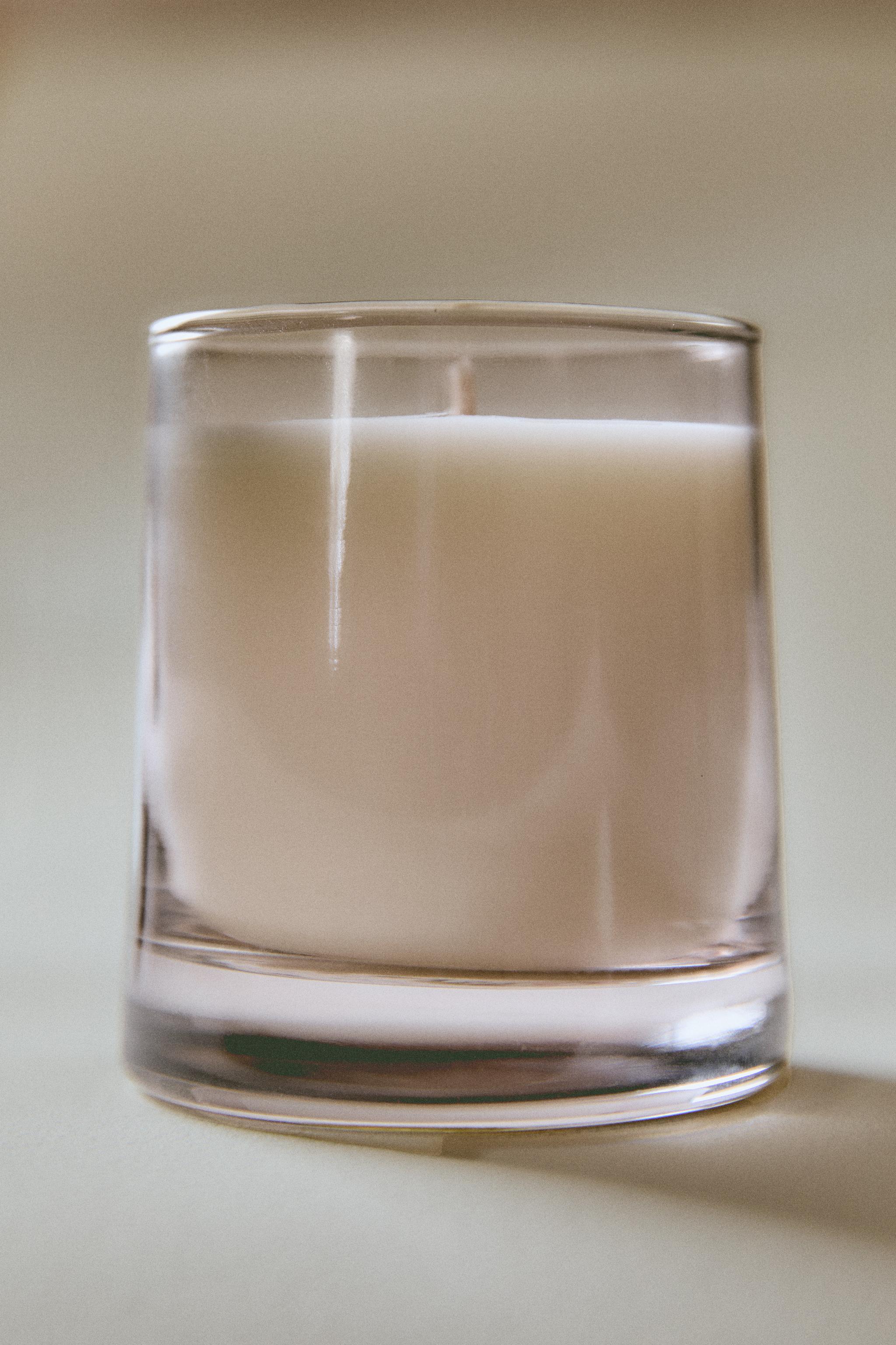 (180 G) FLEUR DE VÉTIVER SCENTED CANDLE