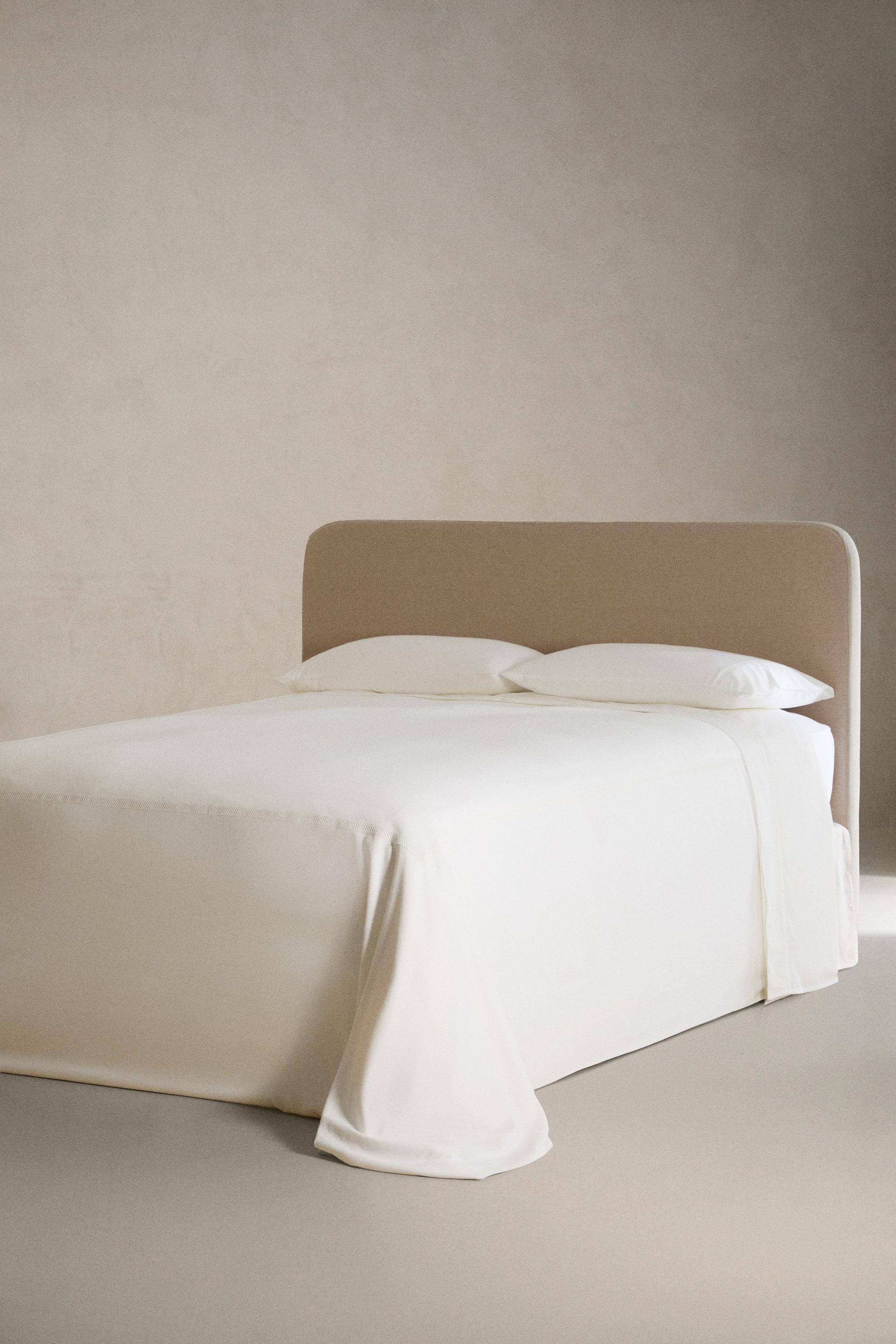 SATEEN DUVET COVER WITH EMBROIDERED HEMSTITCHING