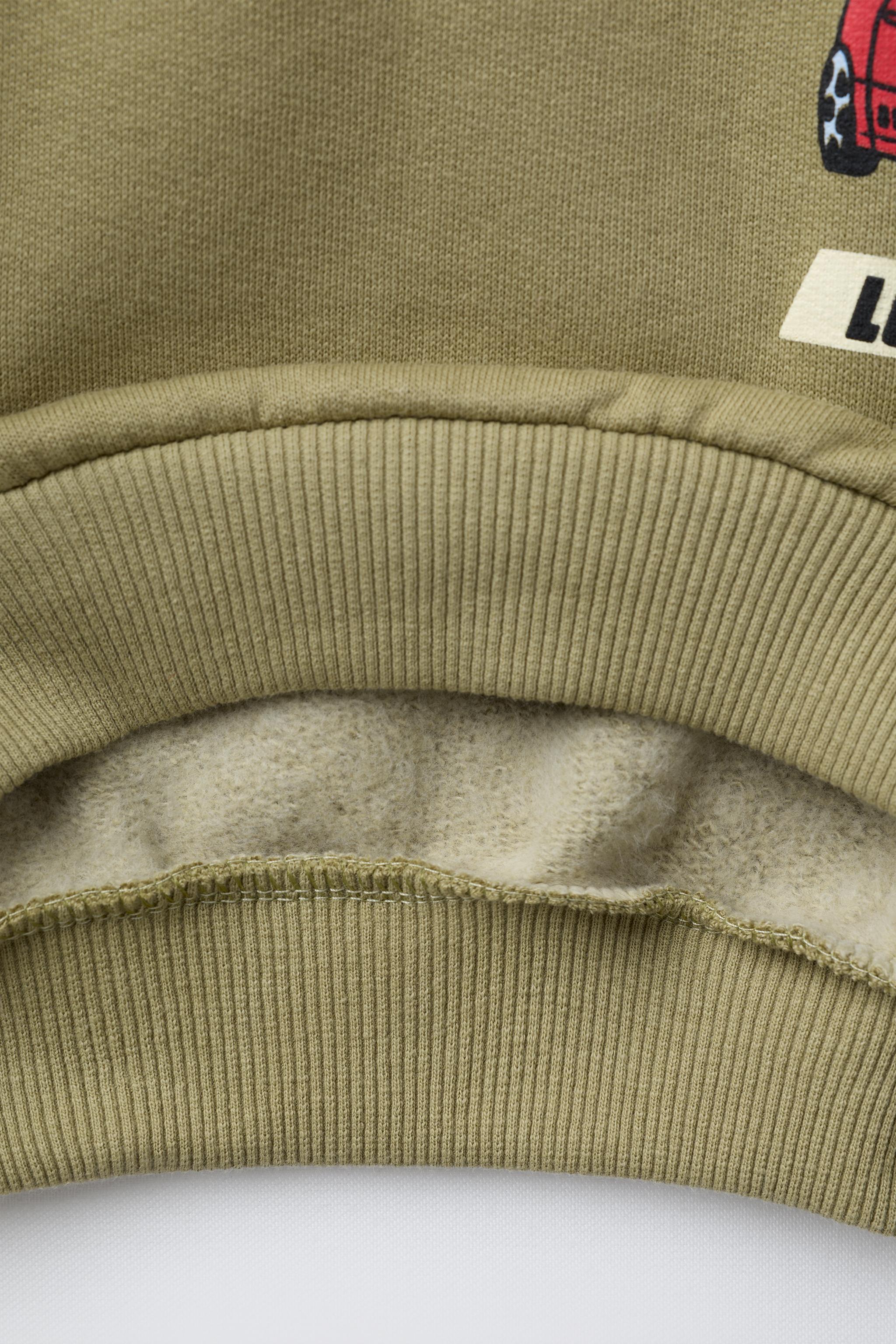 CAR PRINT SWEATSHIRT