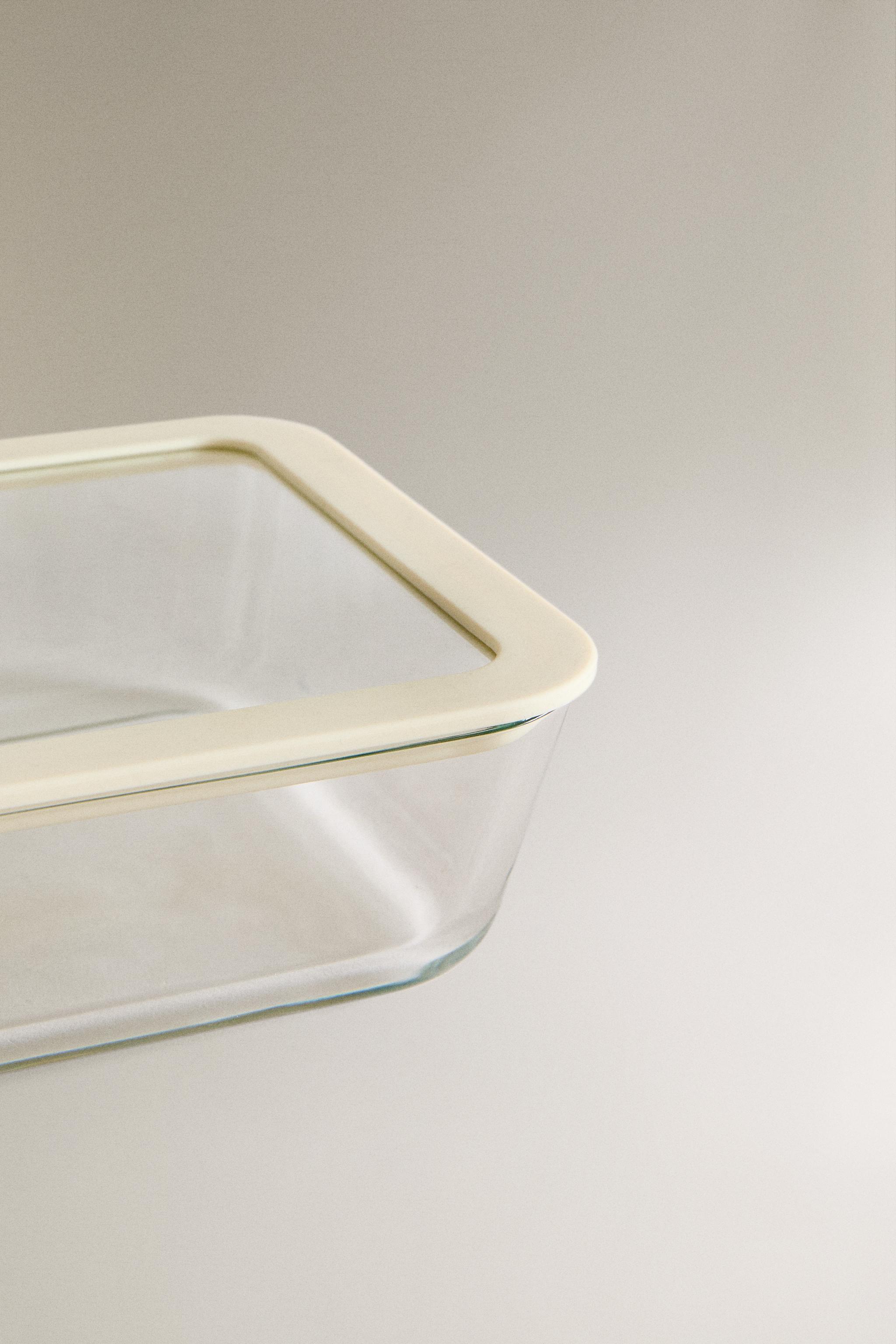 47.34 oz AIRTIGHT FOOD CONTAINER