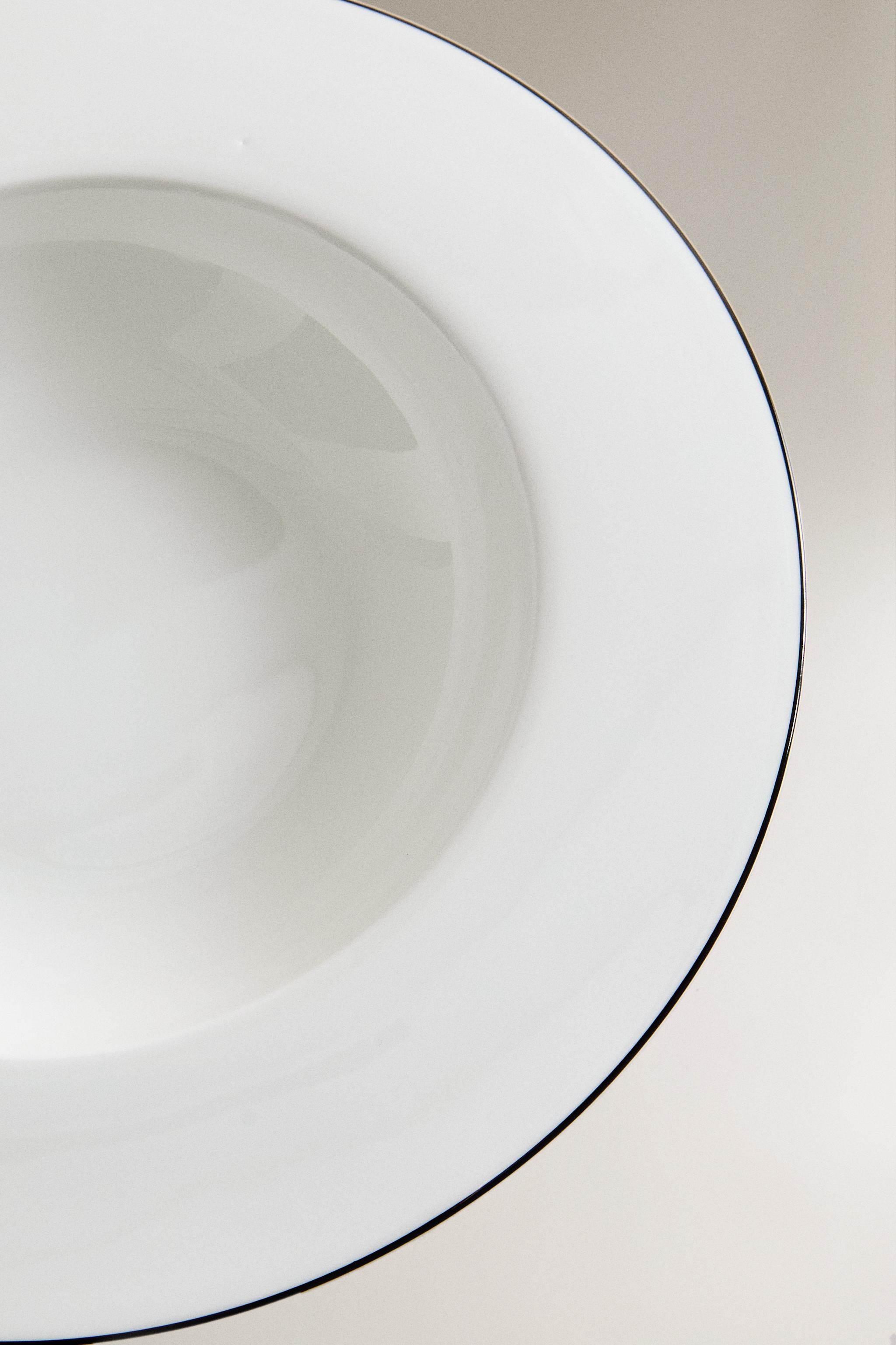 BONE CHINA SOUP PLATE WITH BLACK RIM
