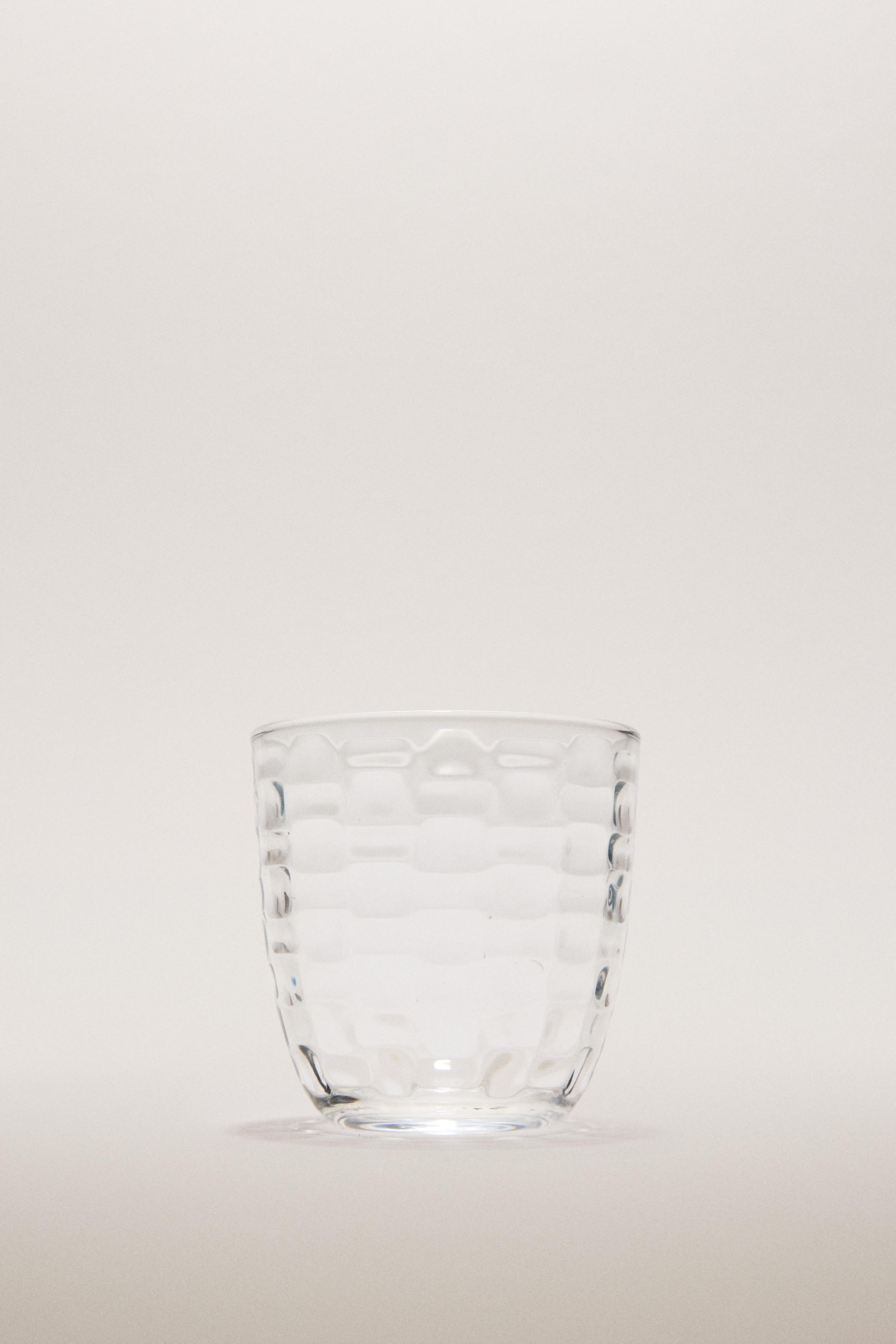 RAISED SQUARE-EFFECT TUMBLER