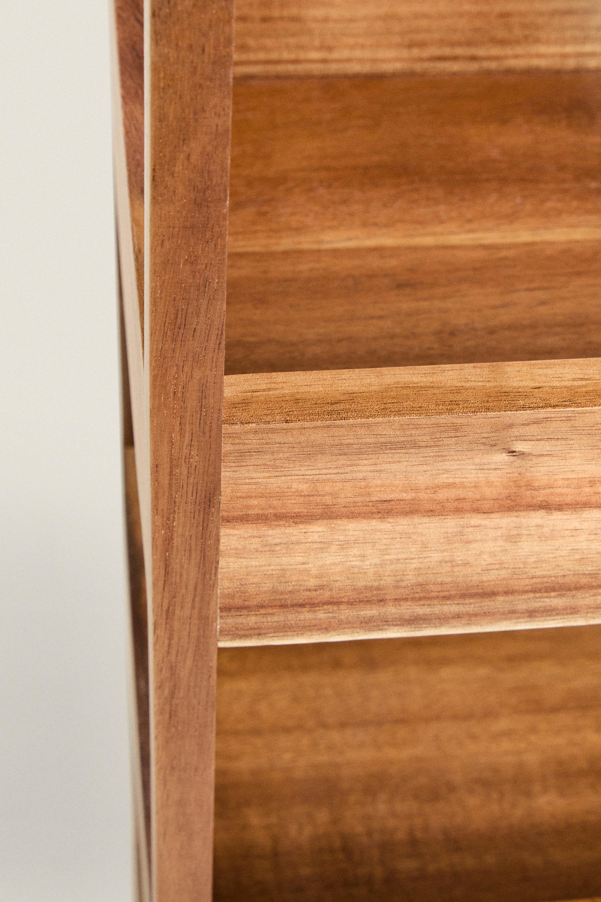 STORAGE UNIT WITH WHEELS