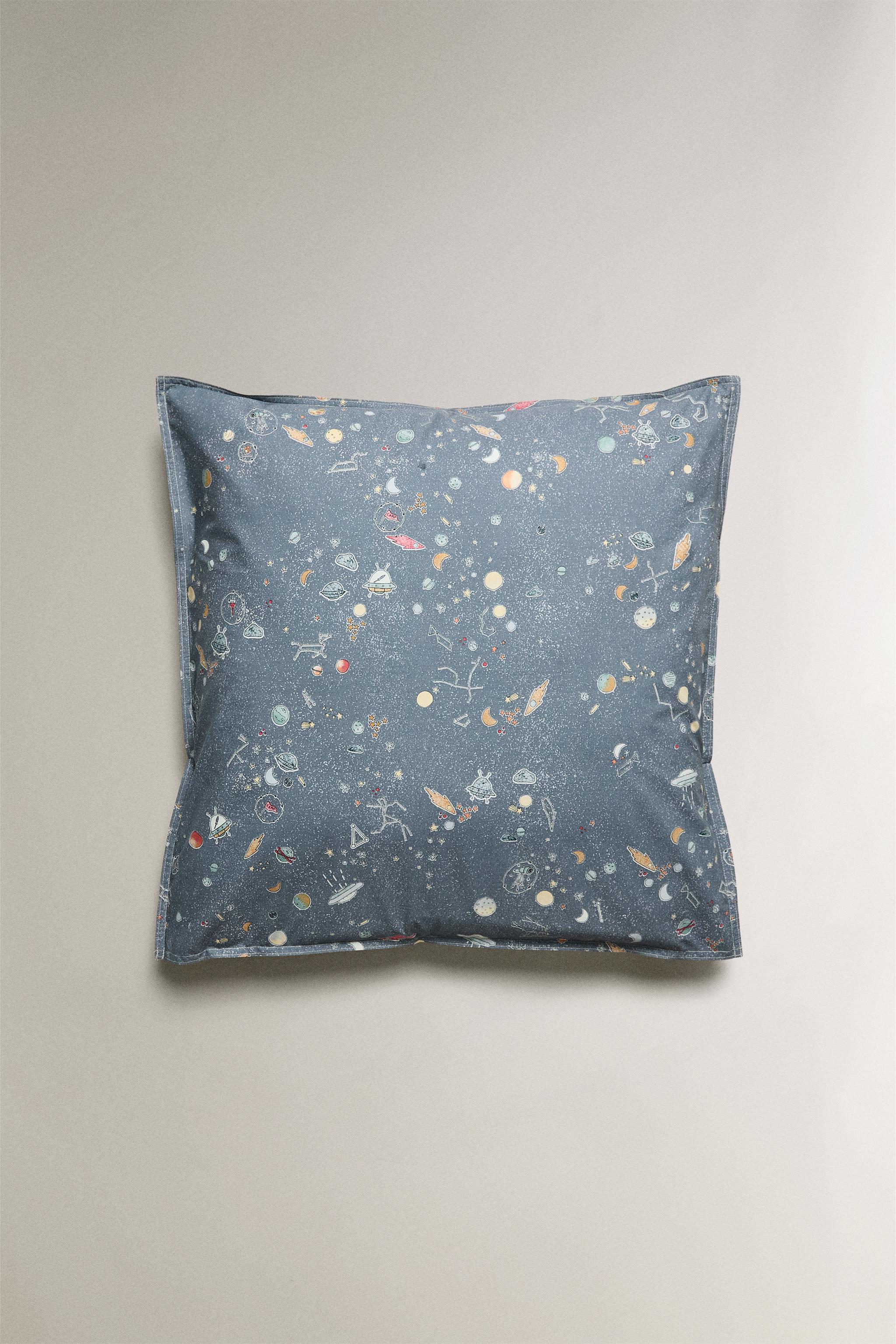 CHILDREN'S REVERSIBLE SPACE PILLOWCASE