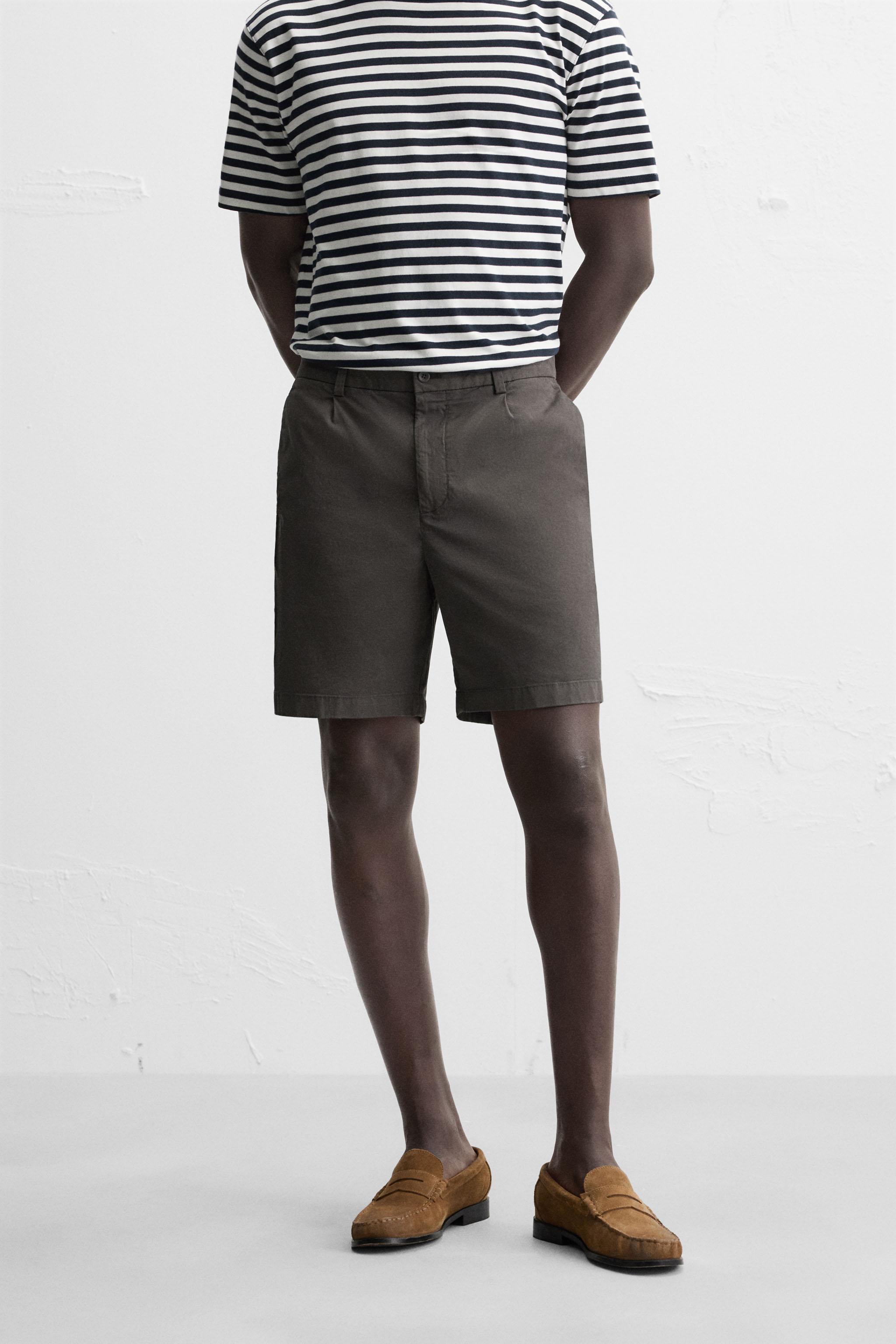 REGULAR FIT PLEATED BERMUDA SHORTS