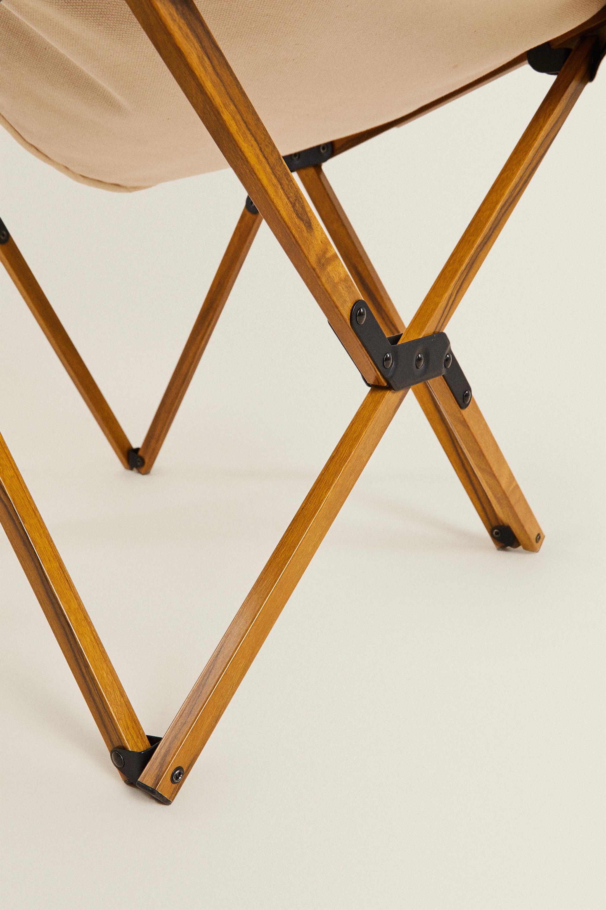 FOLDING ALUMINUM AND CANVAS CHAIR